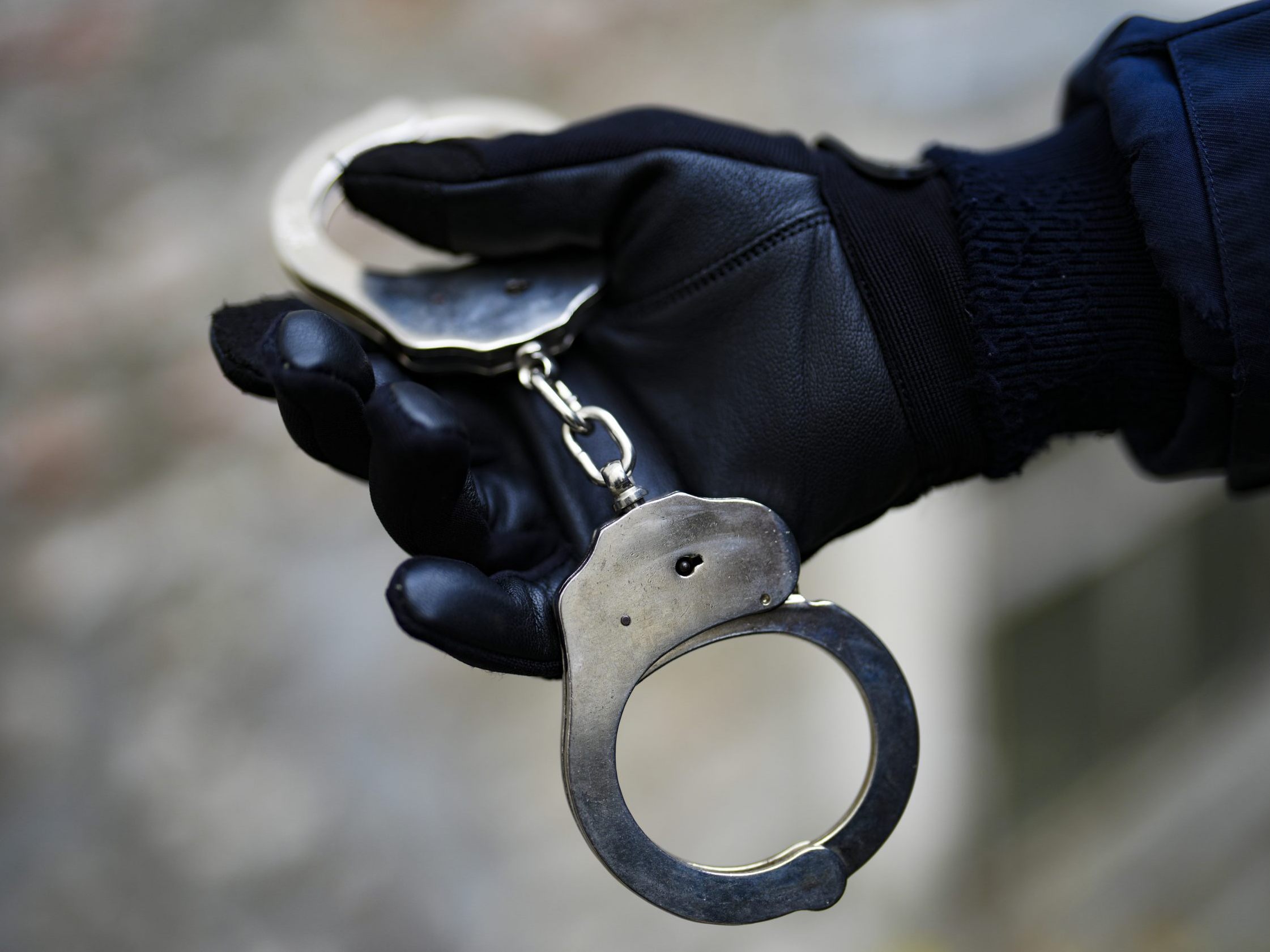 Ein Betrunkener attackierte in Wien Polizisten. Ein Betrunkener attackierte in Wien Polizisten.