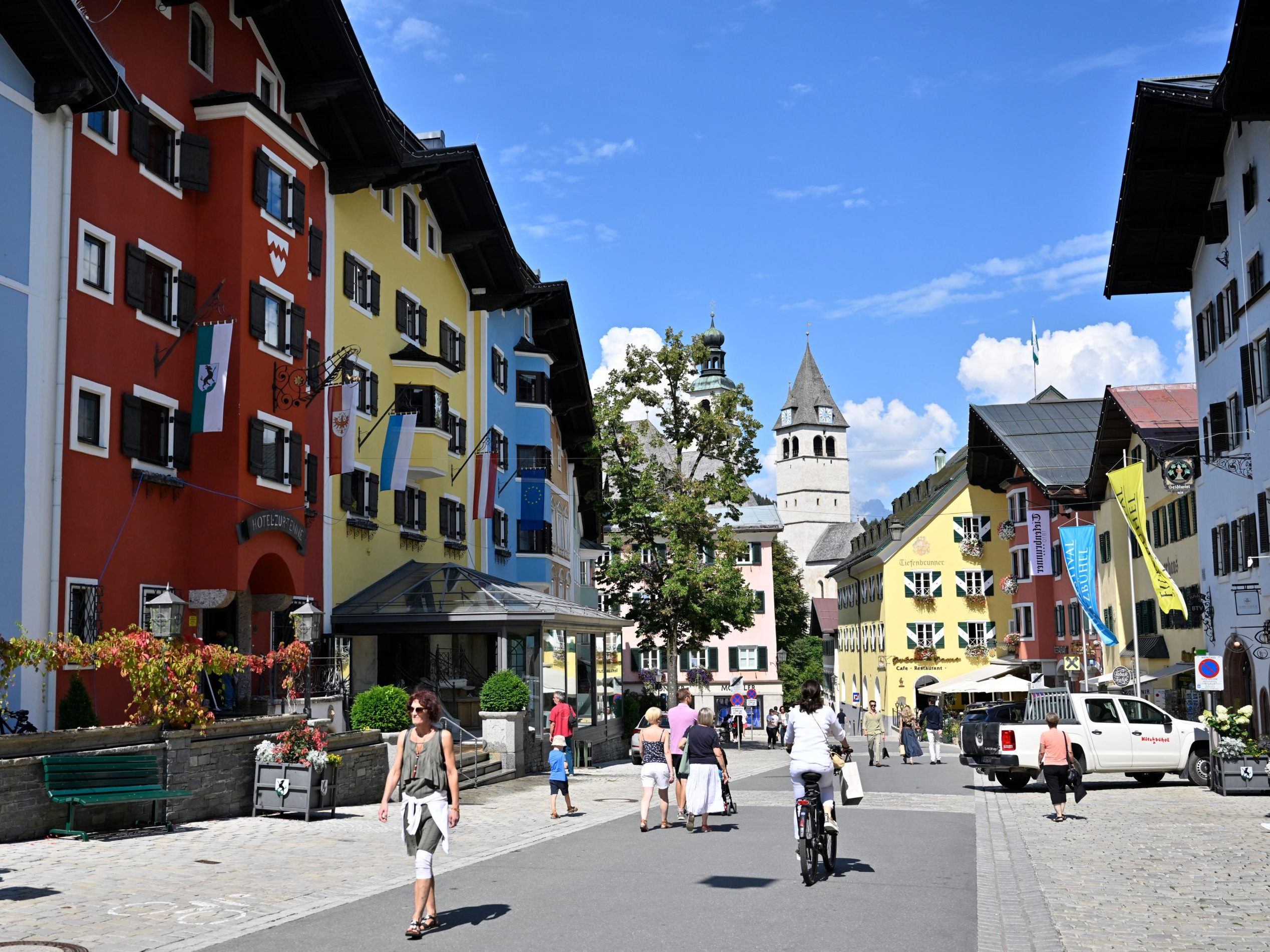 Das Hotel "Zur Tenne" (rotes Gebäude links) soll abgerissen und neugebaut werden.