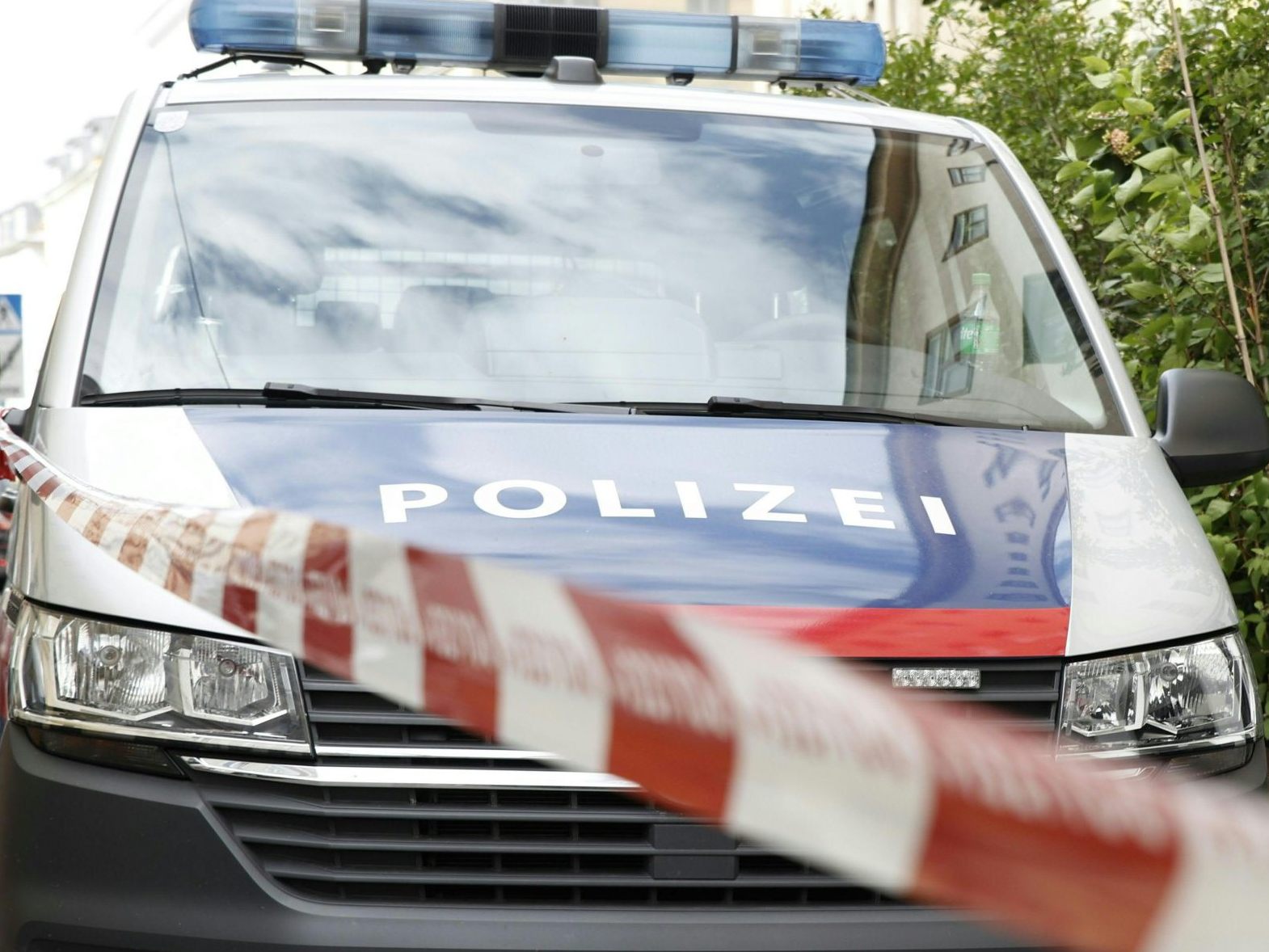 Mann wurde nach Suizidversuch mit schweren Verletzungen ins Krankenhaus gebracht.