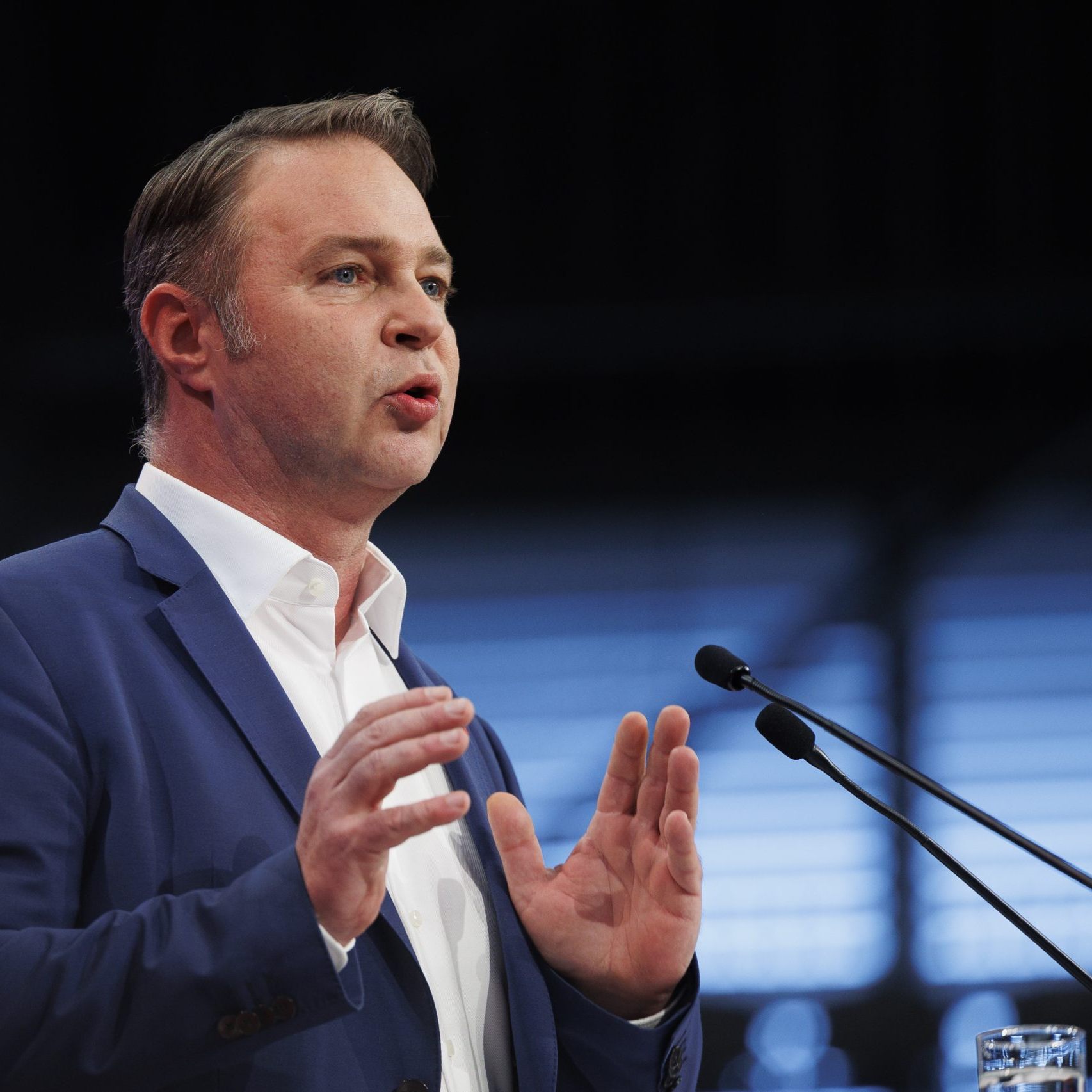 SPÖ-Chef Babler will die Arbeitslosigkeit mit einer Arbeitsplatzgarantie für Langzeitarbeitslose bekämpfen.