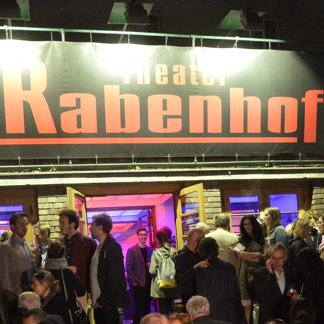 Im Wiener Rabenhof Theater steigt das Finale des Protestsongcontests.