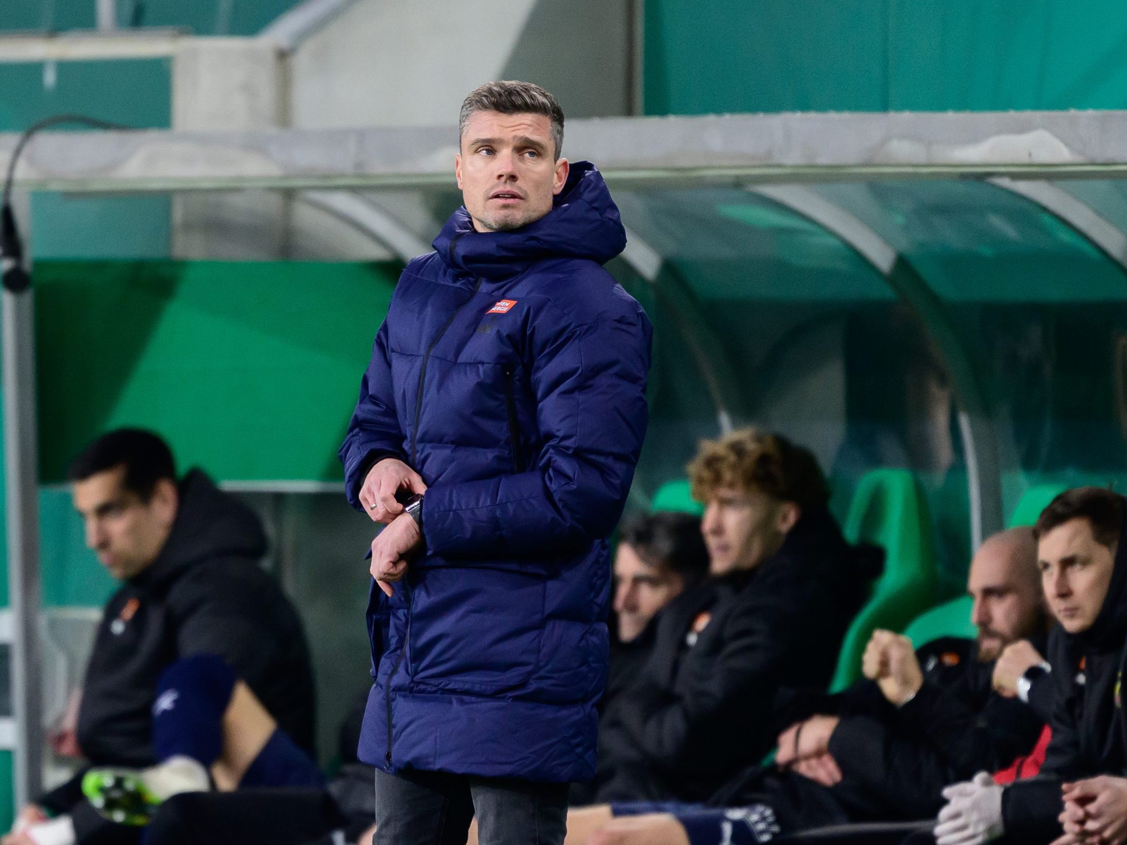 Rapid Wien-Trainer Klauß ist nach dem 3:1 erleichtert. Rapid Wien-Trainer Klauß ist nach dem 3:1 erleichtert.