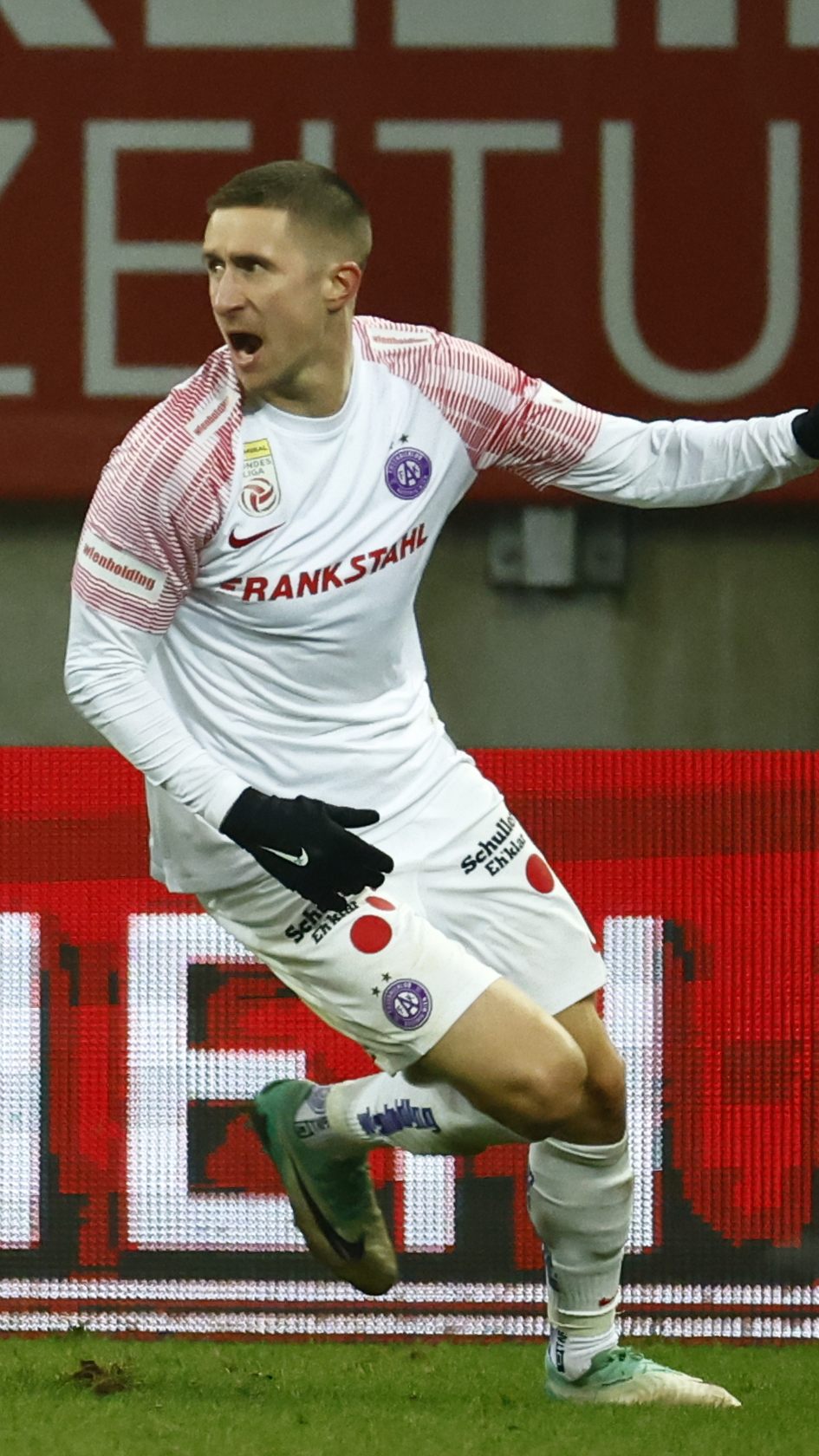 Die Wiener Austria will am Samstag gegen Hartberg jubeln.