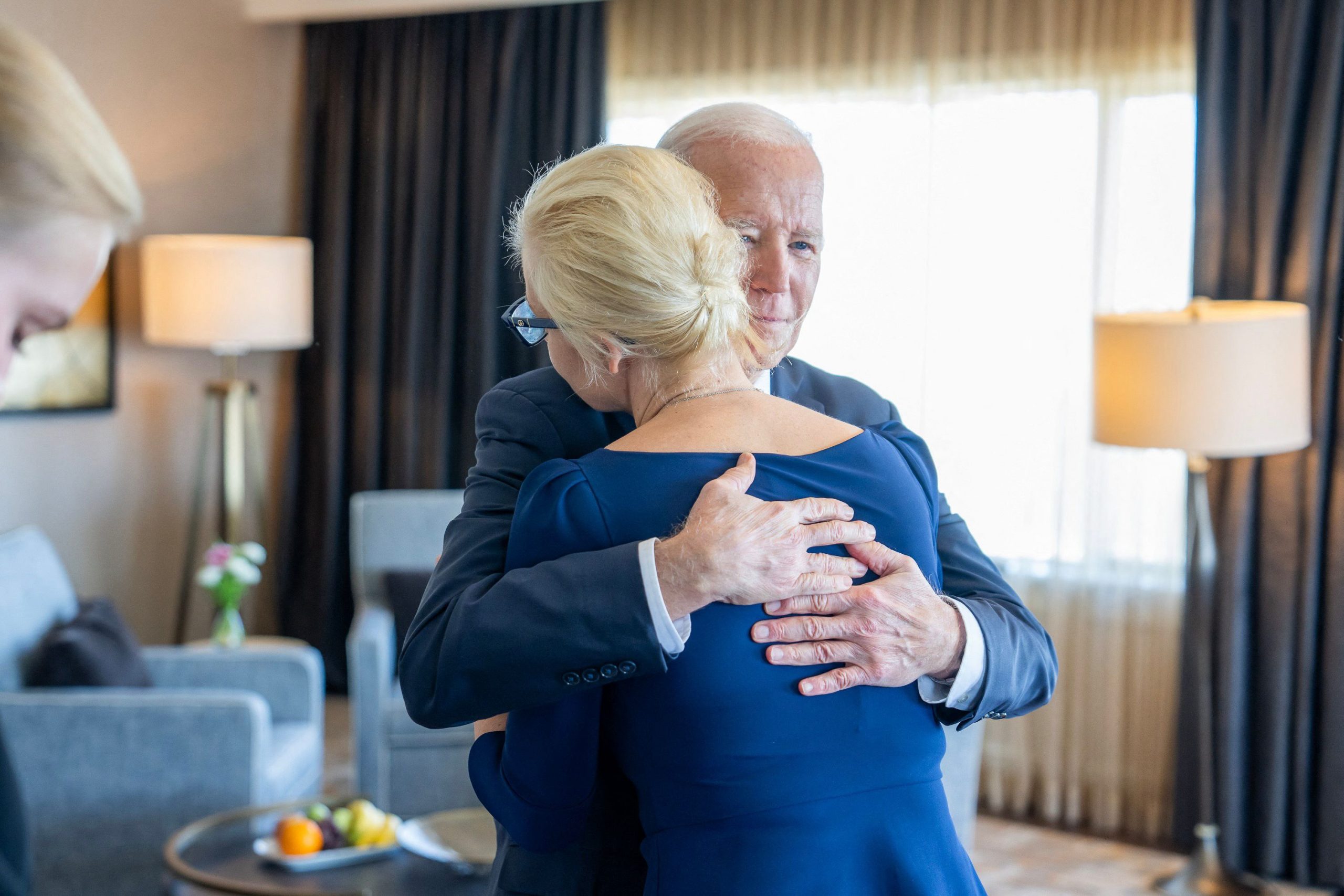 Biden brachte sein Beileid gegenüber Nawalnys Witwe Julia und deren Tochter Dascha zum Ausdruck Biden brachte sein Beileid gegenüber Nawalnys Witwe Julia und deren Tochter Dascha zum Ausdruck
