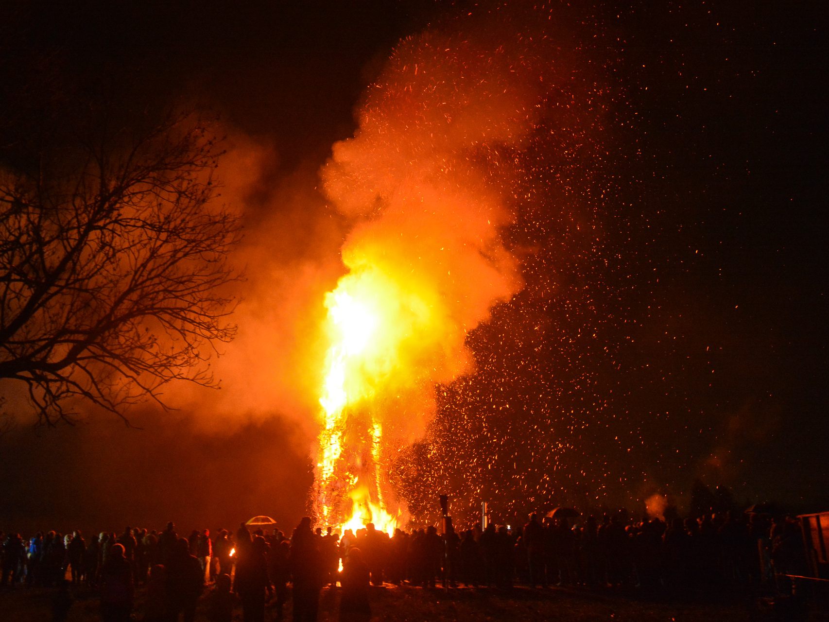 Lichterloh brannte der Eichele-Funken am Samstagabend bei der Feldrast.