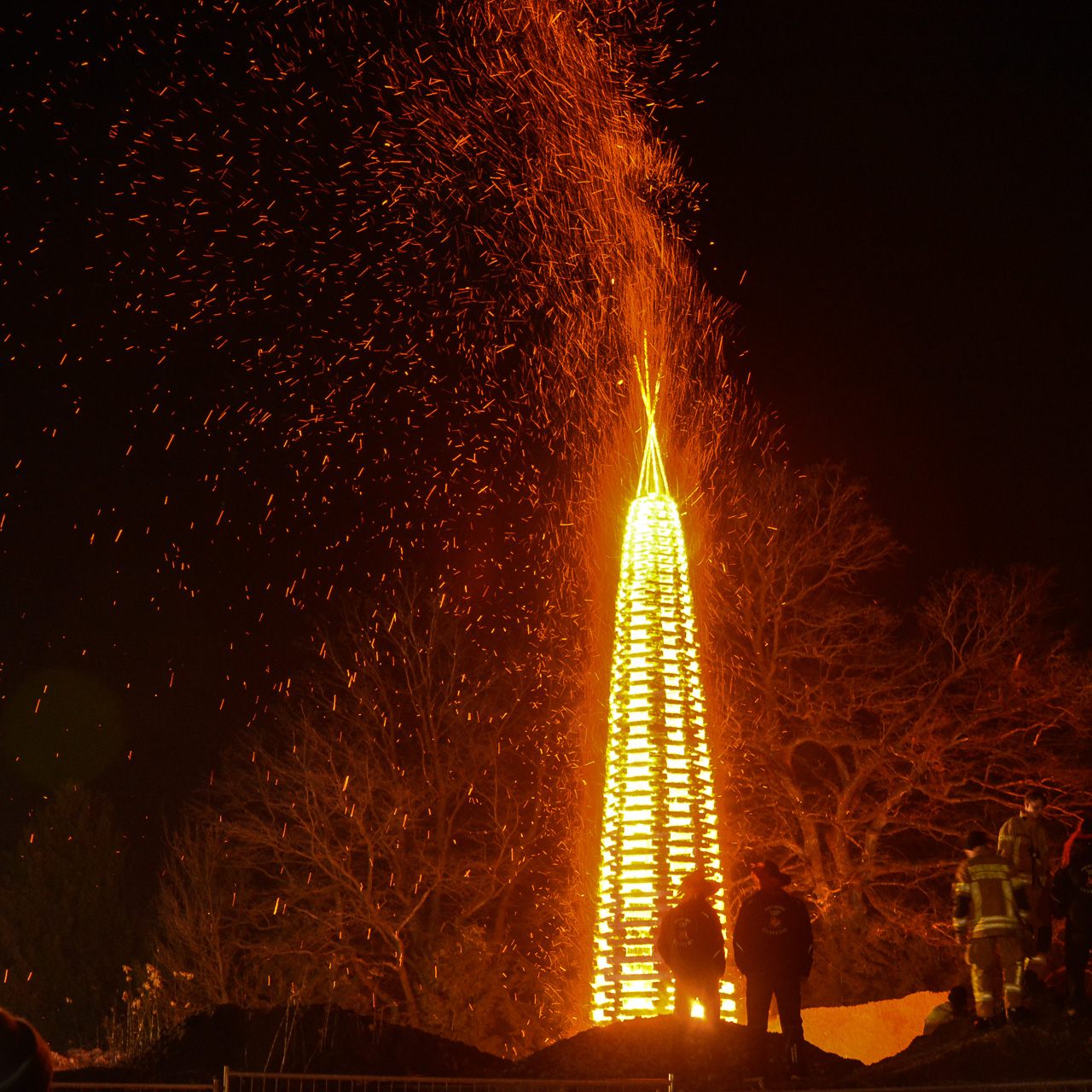 Der Hofstalder-Funken vertrieb am Sonntag traditionell den Winter mit dem Abbrennen ihres Funkens.
