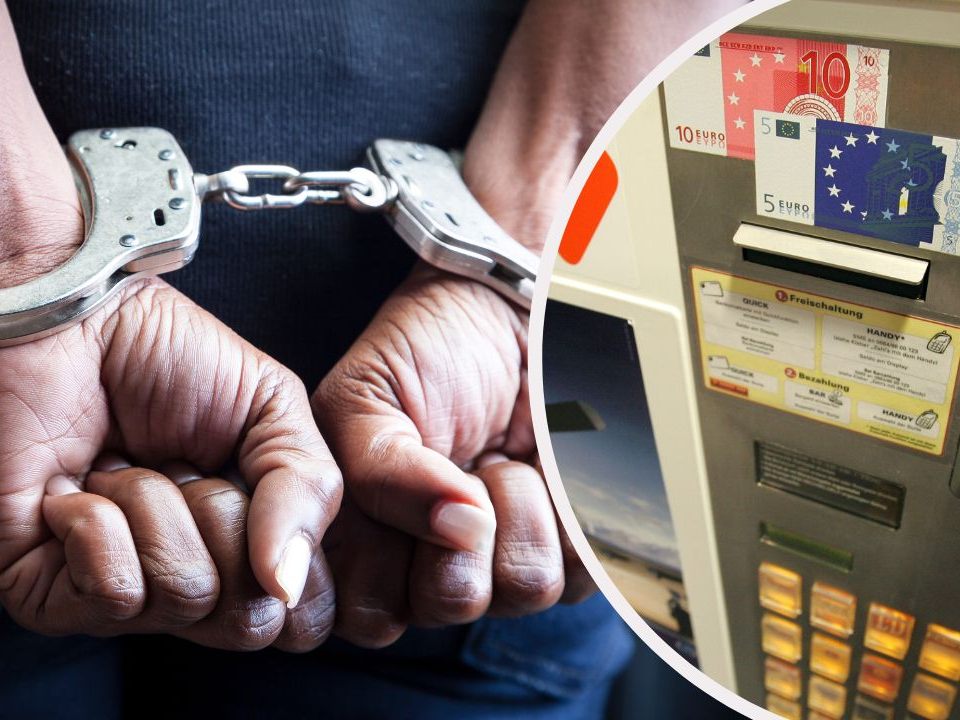 Drei Personen wurden in der Nacht festgenommen, nachdem sie einen Zigarettenautomaten gesprengt hatten. Drei Personen wurden in der Nacht festgenommen, nachdem sie einen Zigarettenautomaten gesprengt hatten.