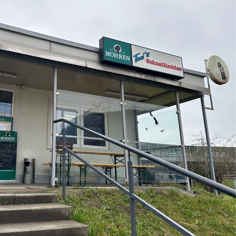 "Tonis Imbiss" passt seine Öffnungszeiten an.