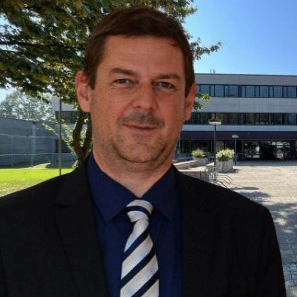 Klaus König, Direktor des Bundesgymnasiums Blumenstraße.