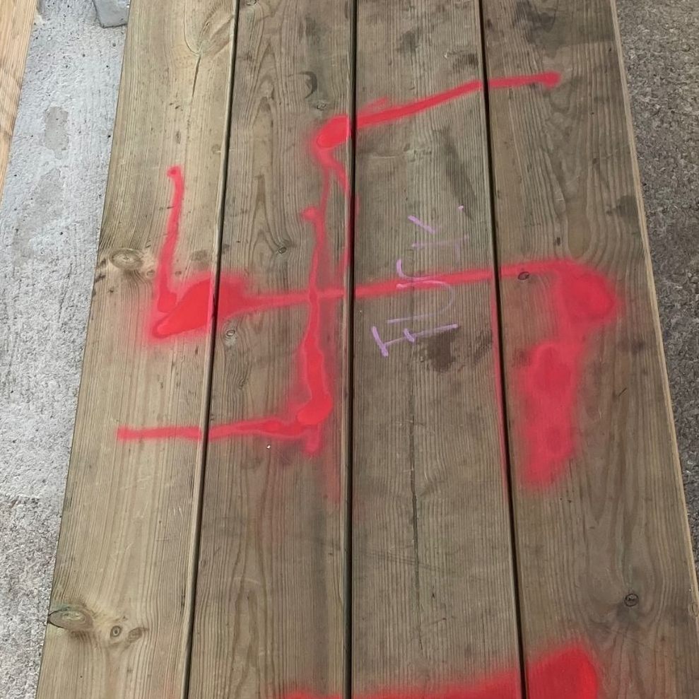 23 Hakenkreuze in Lauterach entdeckt.