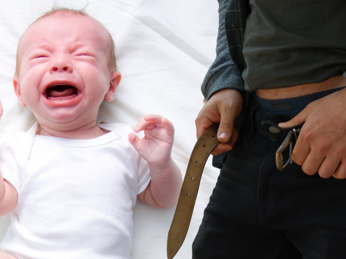 Vater masturbierte neben Baby und schlug es (Symbolbild)