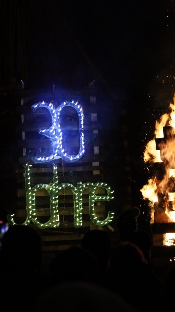 Funken, Feuerwerk und 30 Jahr-Feier