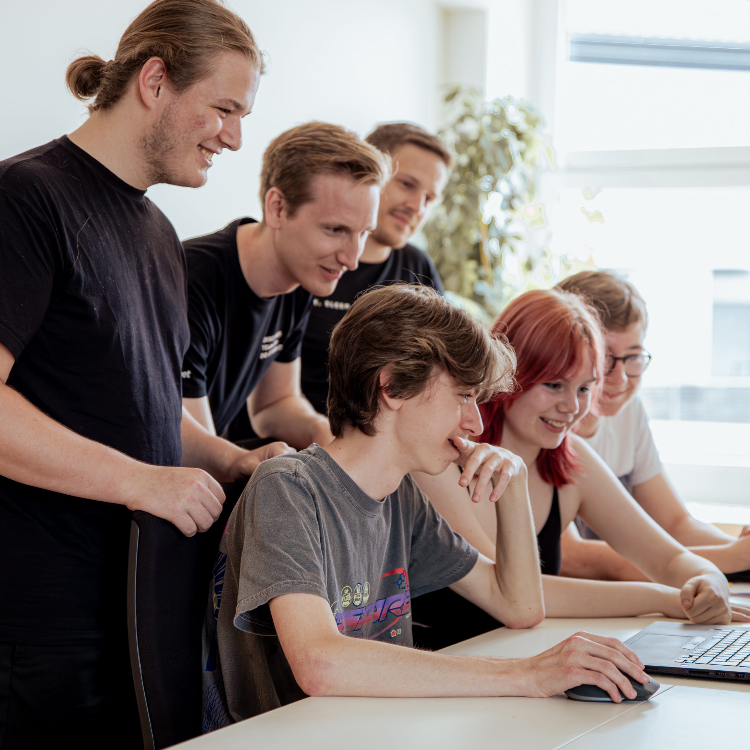 Das Team der HAK Bregenz gewann mit dem Abrechnungstool „voltiqo“ den digBiz Award 2023 in der Vorausscheidung.