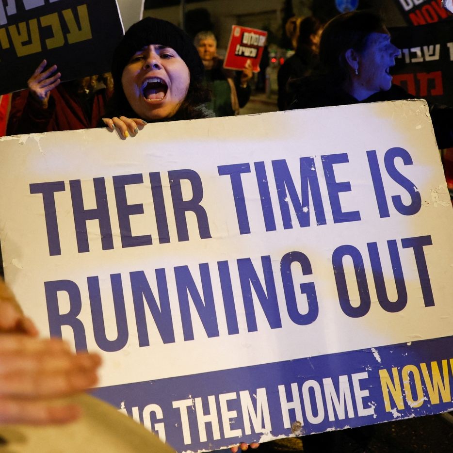 Betroffene Familien wurden über den Tod ihrer Angehörigen informiert - 136 Geiseln nach bisherigen Angaben noch festgehalten.