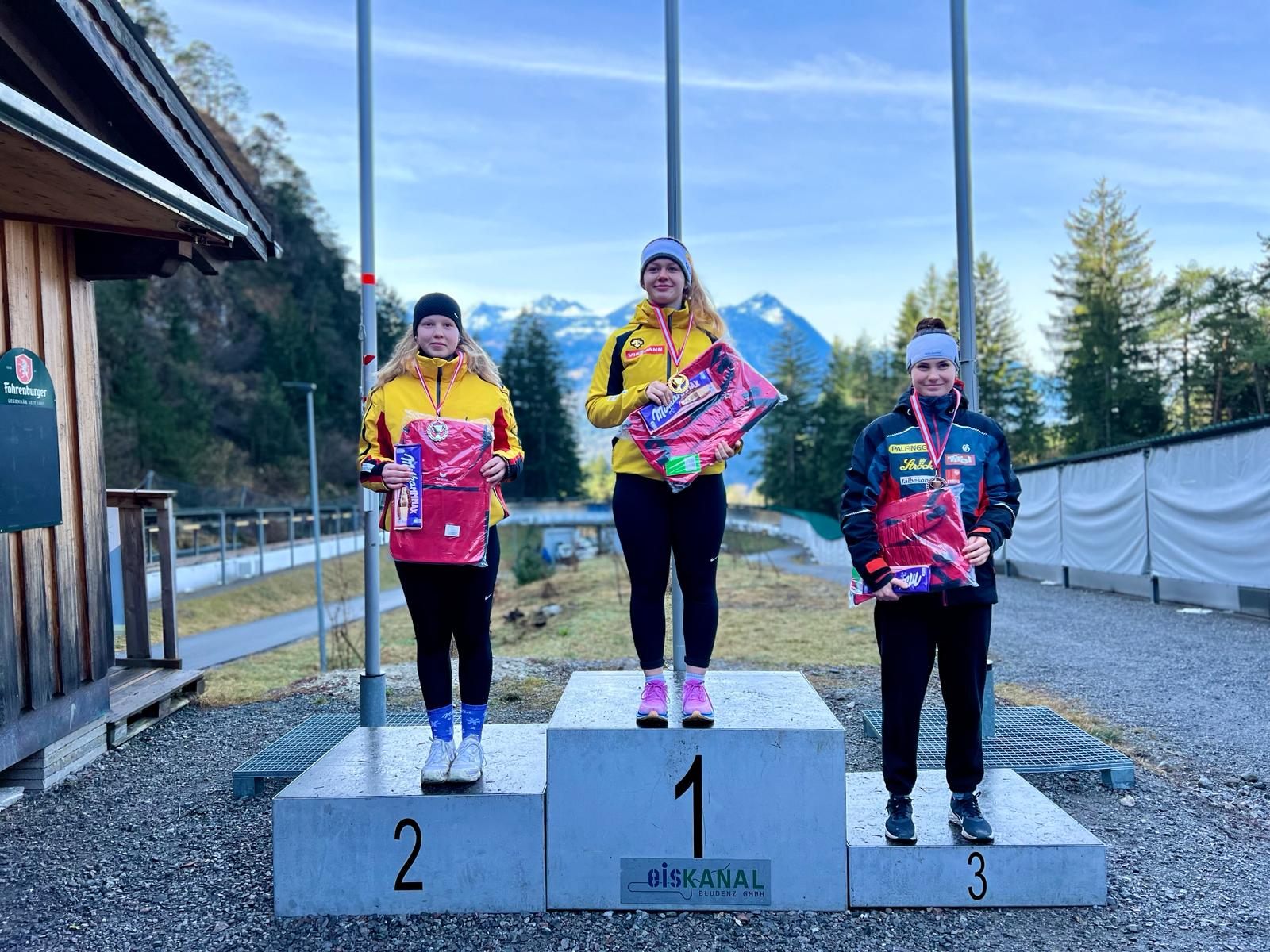 v.l. Laura Löschner GER, Josephine Buse GER, Lina Bleiner AUT