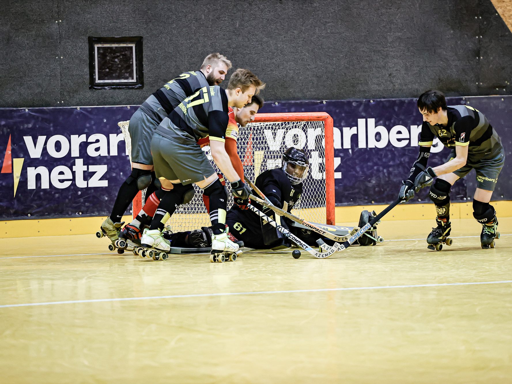 Das Spiel gegen Wimmis endete für den RHC Dornbirn überraschend als 1:4-Niederlage. Das Spiel gegen Wimmis endete für den RHC Dornbirn überraschend als 1:4-Niederlage.