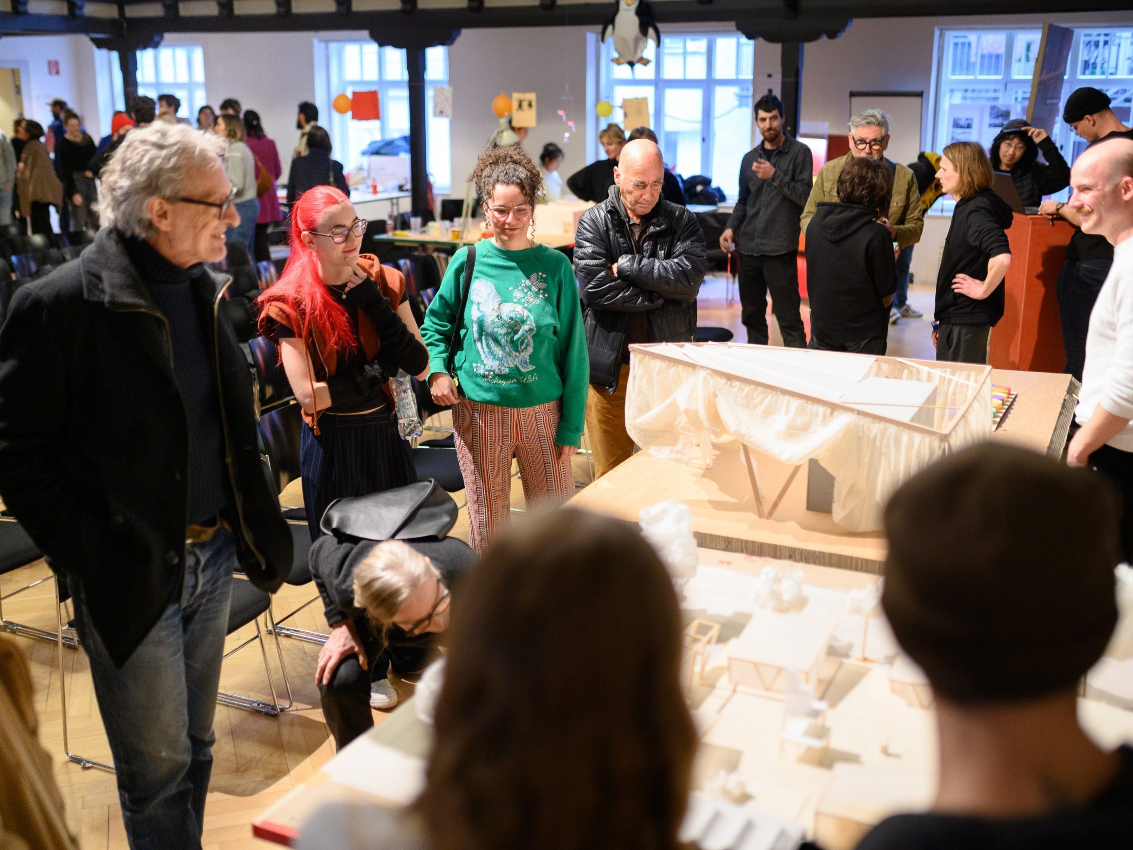 Die Abschlusspräsentation des diesjährigen Poolbar Generators im Löwensaal (Foto: Eva Sutter/Matthias Rhomberg).
