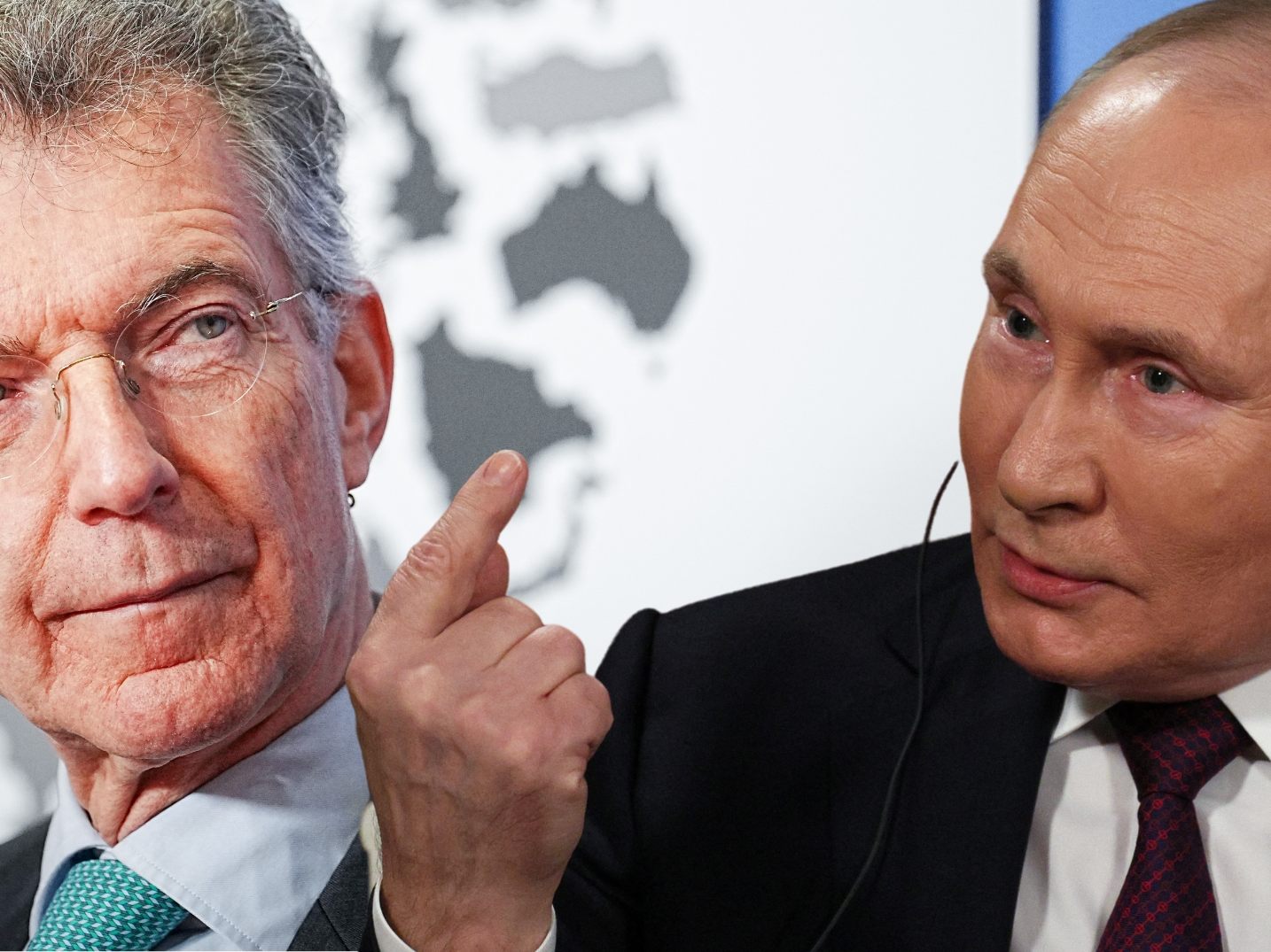 Christoph Heusgen (l.), Leiter der Münchner Sicherheitskonferenz, traut Putin (r.) einen Angriff auf ein NATO-Land durchaus zu. Christoph Heusgen (l.), Leiter der Münchner Sicherheitskonferenz, traut Putin (r.) einen Angriff auf ein NATO-Land durchaus zu.