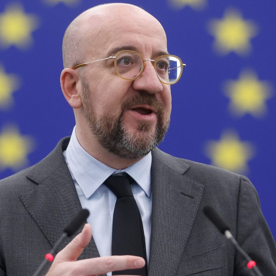 Die von der EU-Ratspräsidentschaft (Ratspräsident Charles Michel, l.) vorgestellten Strafmaßnahmen gegen Russland ( Russlands präsident Wladimir Putin, r.) werden bis zum Jahrestag des Kriegsbeginns verhängt.