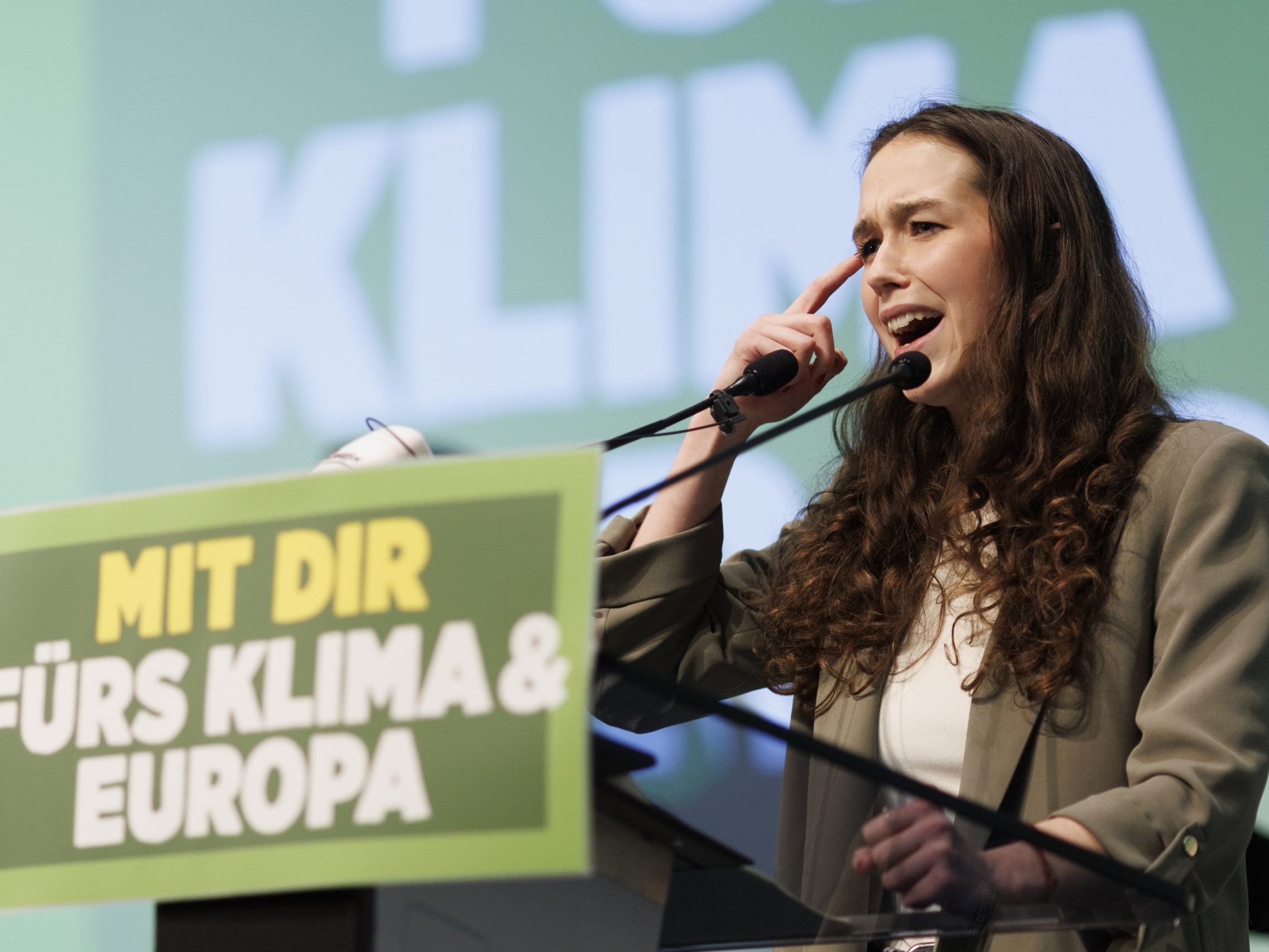 252 von 261 gültigen Stimmen für Lena Schilling beim Grünen-Bundeskongress in Graz. 252 von 261 gültigen Stimmen für Lena Schilling beim Grünen-Bundeskongress in Graz.