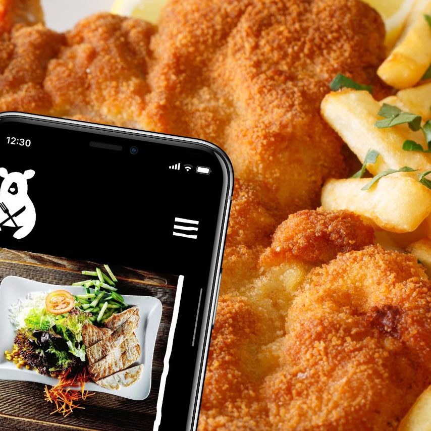 Das Restaurant bietet Fleisch- und Fischgerichte, aber auch frisch zubereitete Salate und vegetarische Optionen.