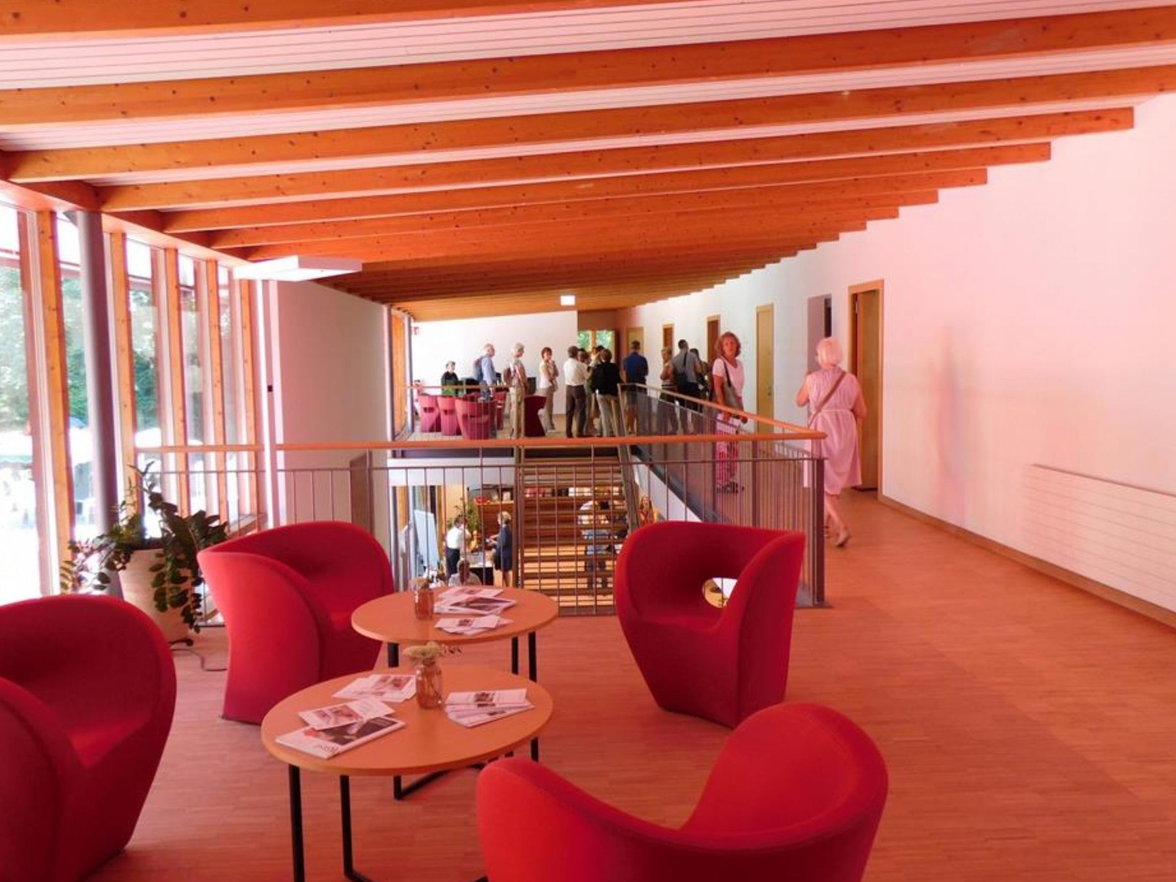 Rund 100 hauseigene Bildungs- und Kulturformate finden von März bis August in St. Arbogast statt. Rund 100 hauseigene Bildungs- und Kulturformate finden von März bis August in St. Arbogast statt.