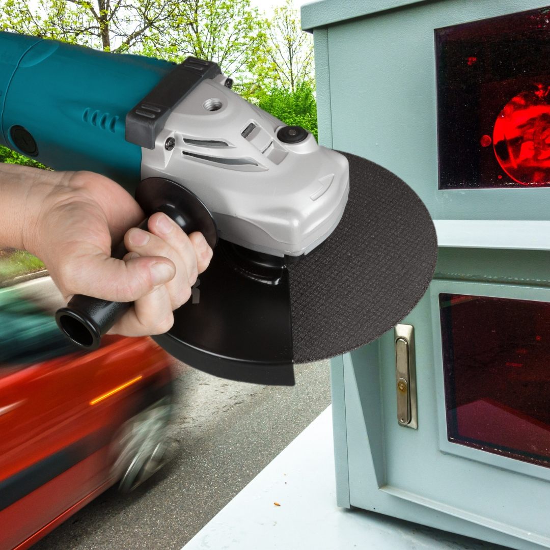 "Fleximan" zerstört Radar in Italien.