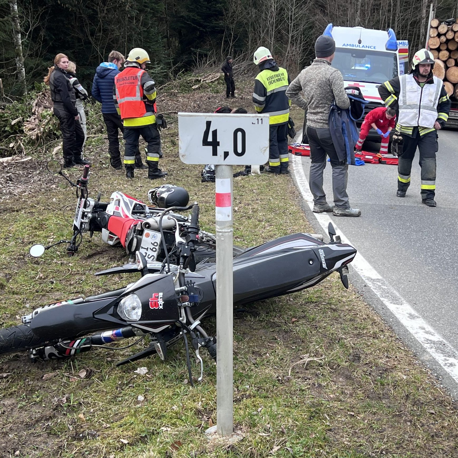 Ein 17-Jähriger wurde bei einem Unfall in Eicherberg verletzt.