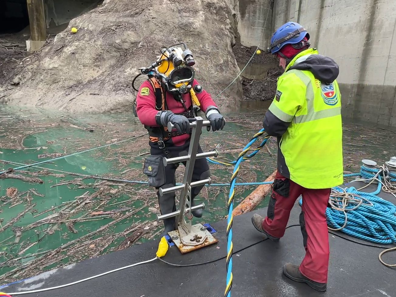 Im Stausee Raggal sind ganz spezielle Taucher im Einsatz. Im Stausee Raggal sind ganz spezielle Taucher im Einsatz.