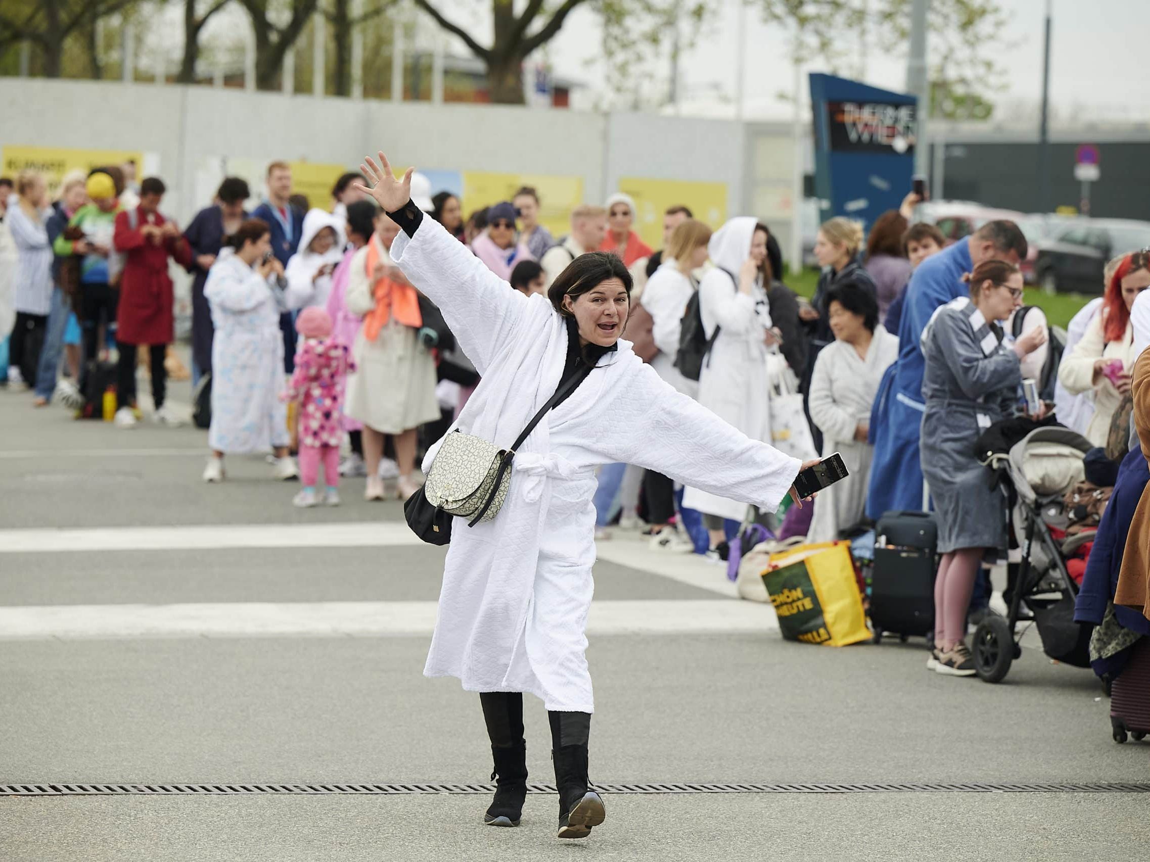 Save the Date: Am 2. Mai ist wieder Bademanteltag in der Therme Wien. Save the Date: Am 2. Mai ist wieder Bademanteltag in der Therme Wien.