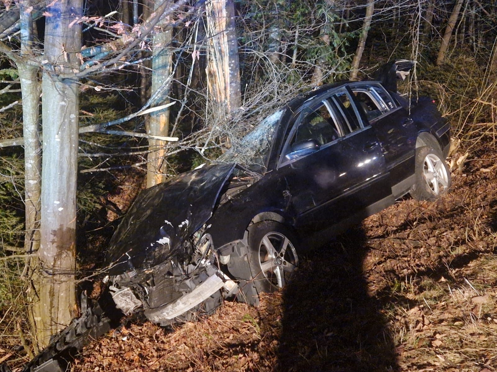 Der Unfall forderte einen Toten und drei Verletzte. Der Unfall forderte einen Toten und drei Verletzte.