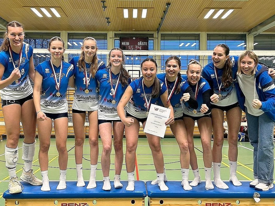 Das U20-Mannschaft des VC Dornbirn ist eine eingespielte Truppe und möchte am Wochenende bei der Staatsmeisterschaft in Egg glänzen. Das U20-Mannschaft des VC Dornbirn ist eine eingespielte Truppe und möchte am Wochenende bei der Staatsmeisterschaft in Egg glänzen.