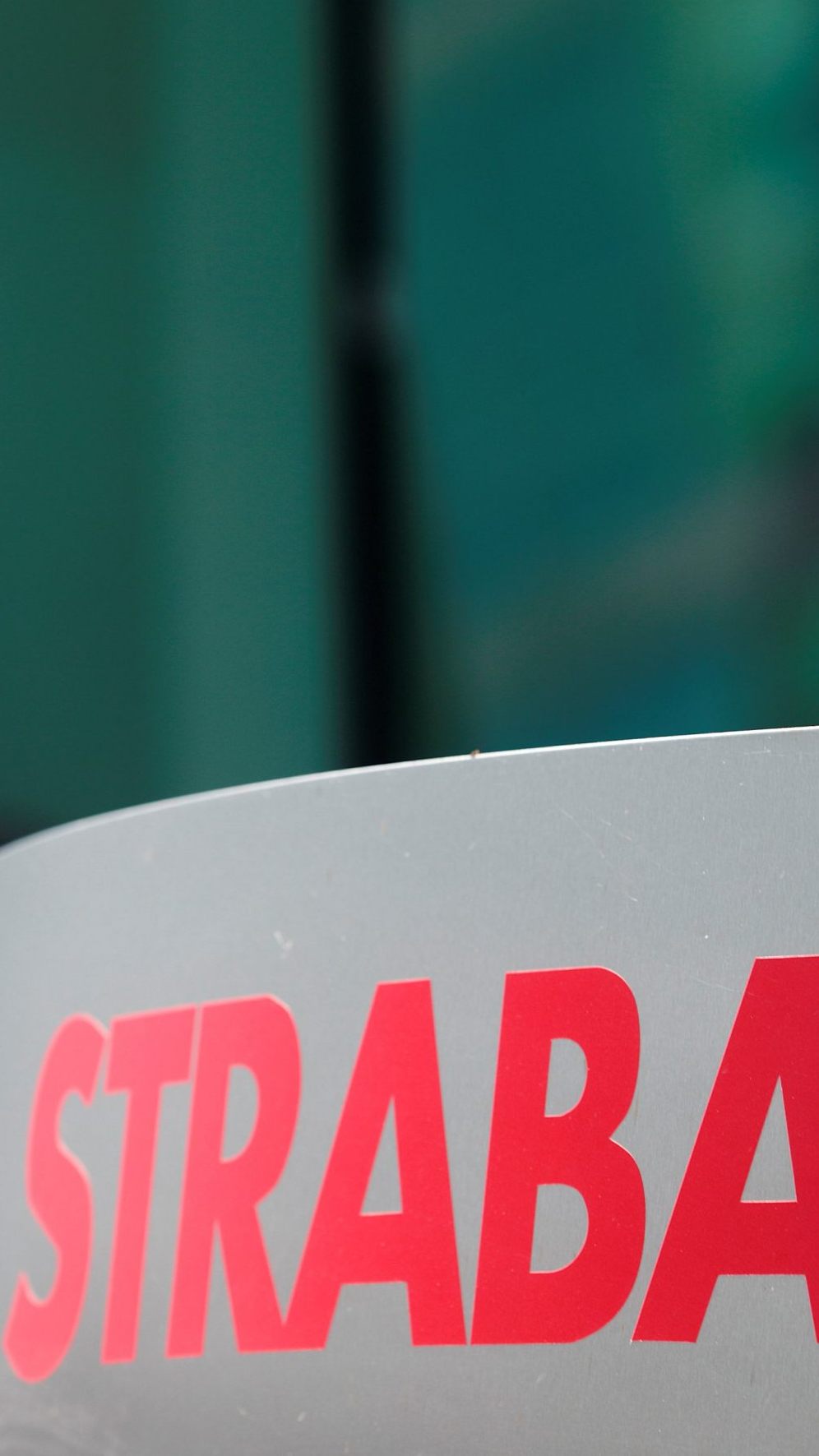 Deripaska überträgt 24,1-Prozent-Strabag-Anteil an russische Iliadis.