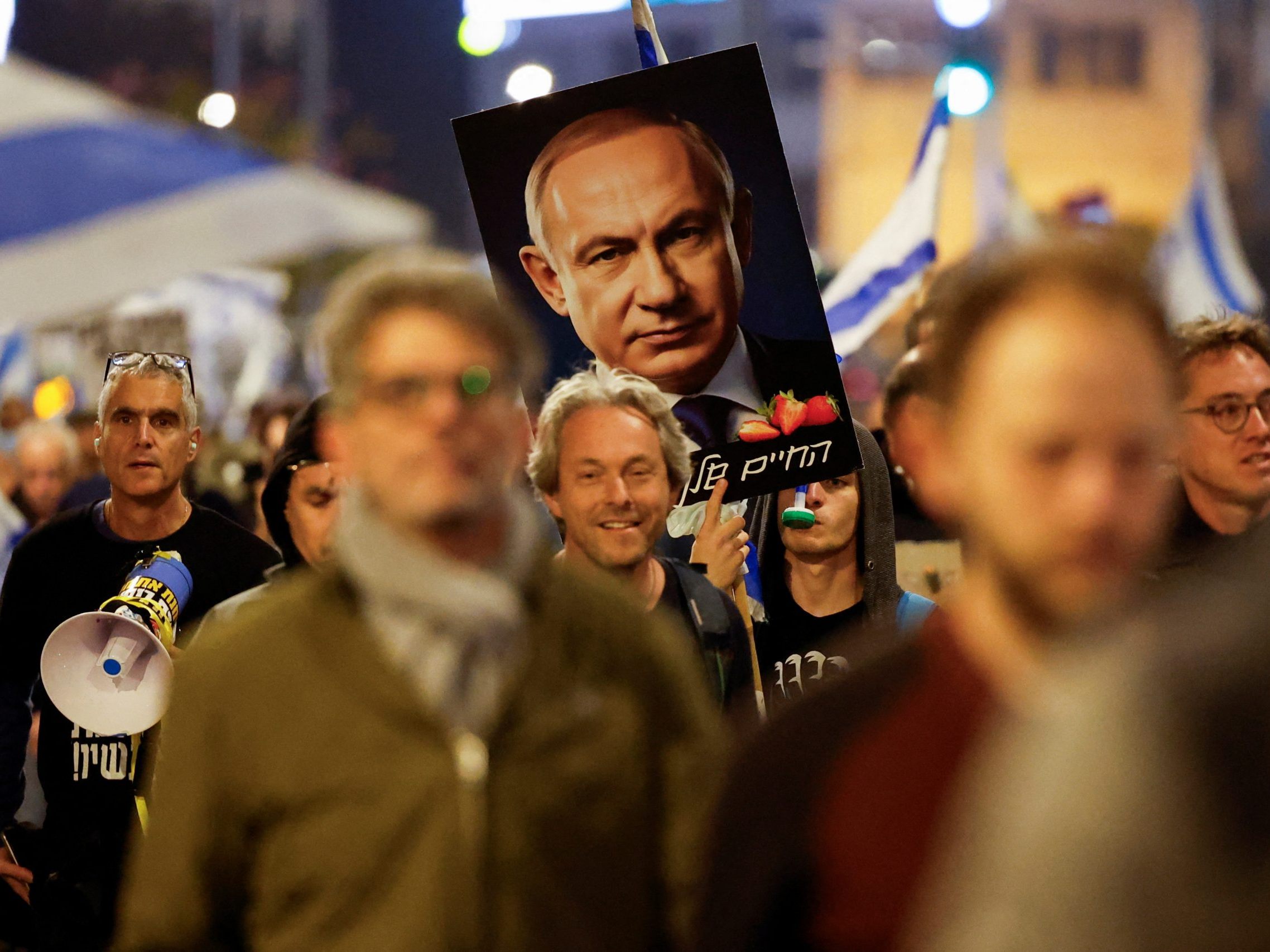 In Tel Aviv wurde am Sonntag gegen die Regierung von Netanyahu demonstriert. In Tel Aviv wurde am Sonntag gegen die Regierung von Netanyahu demonstriert.