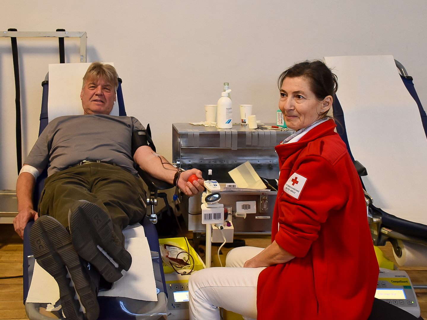 Blut zu spenden, rettet Leben. Blut zu spenden, rettet Leben.