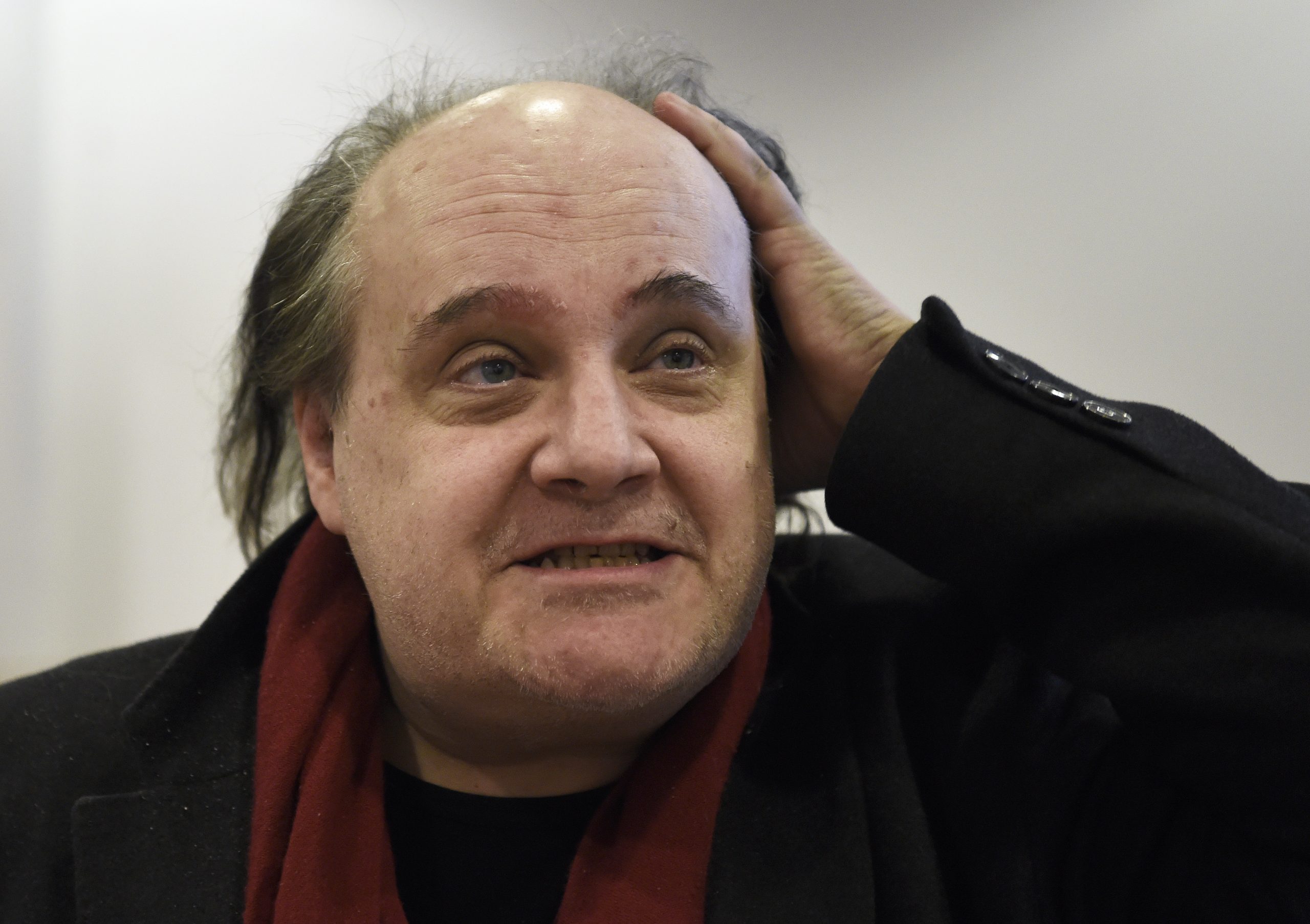Paulus Manker wird beschrieben als jemand, der Schauspielerinnen und Schauspieler vor zahlendem Publikum tritt oder schlägt und Nacktszenen ohne Absprache ausdehnt. Paulus Manker wird beschrieben als jemand, der Schauspielerinnen und Schauspieler vor zahlendem Publikum tritt oder schlägt und Nacktszenen ohne Absprache ausdehnt.