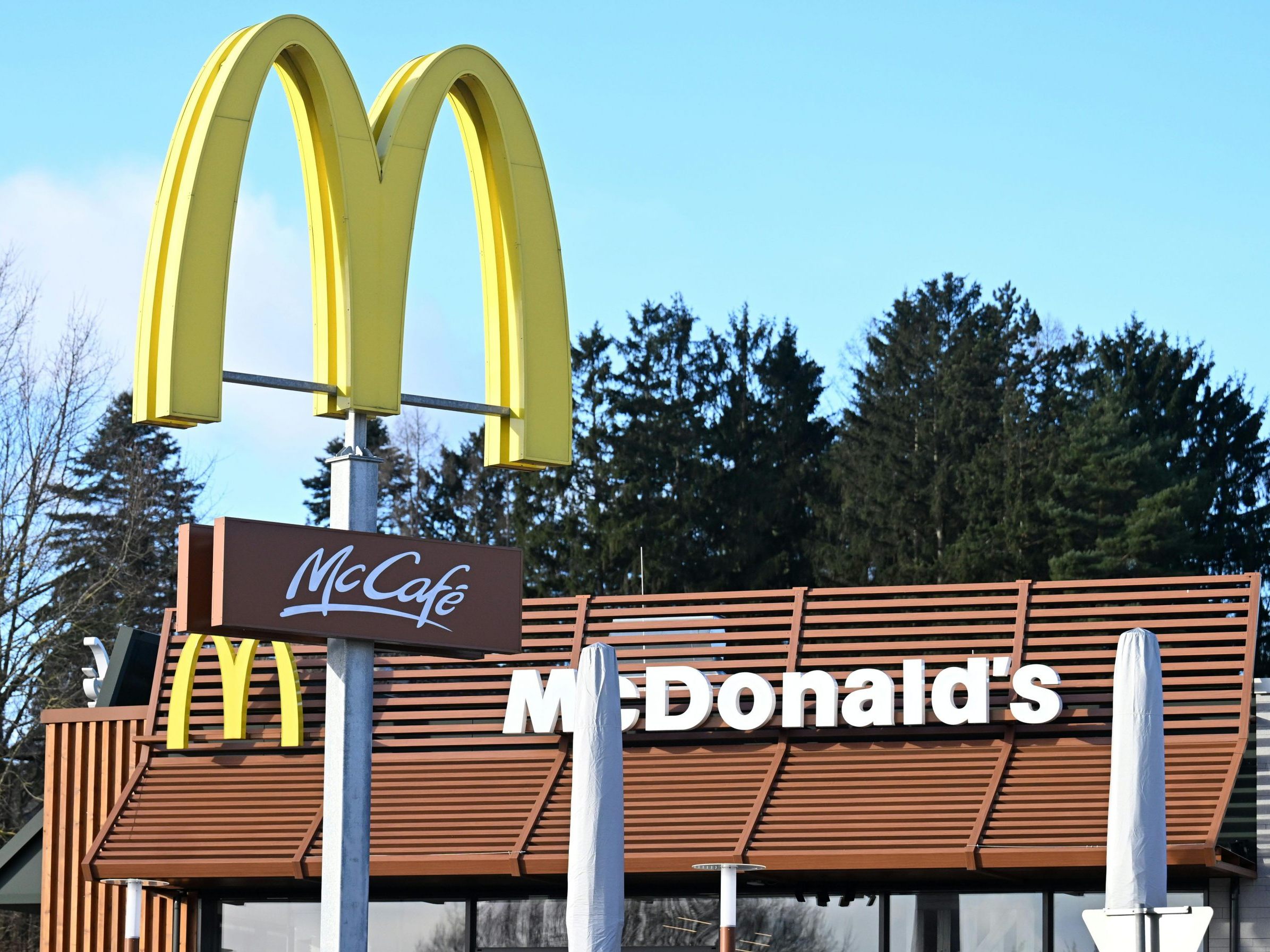 Preisunterschiede bei McDonald's je nach Filiale möglich.