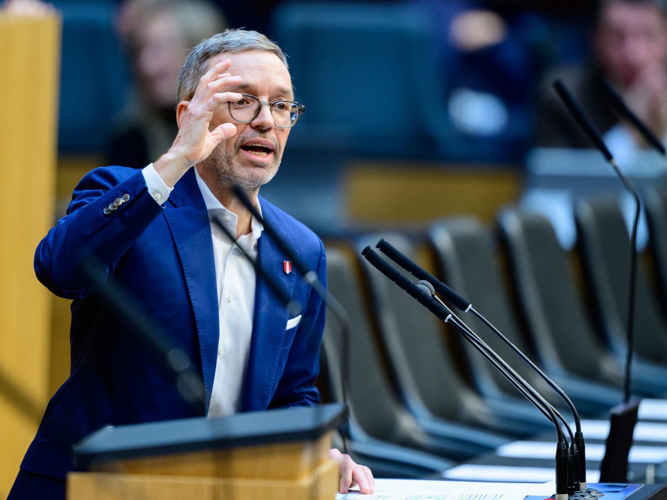 Kickl will die Offenlegung sämtlicher Protokolle der unterschiedlichen Corona-Gremien. Kickl will die Offenlegung sämtlicher Protokolle der unterschiedlichen Corona-Gremien.