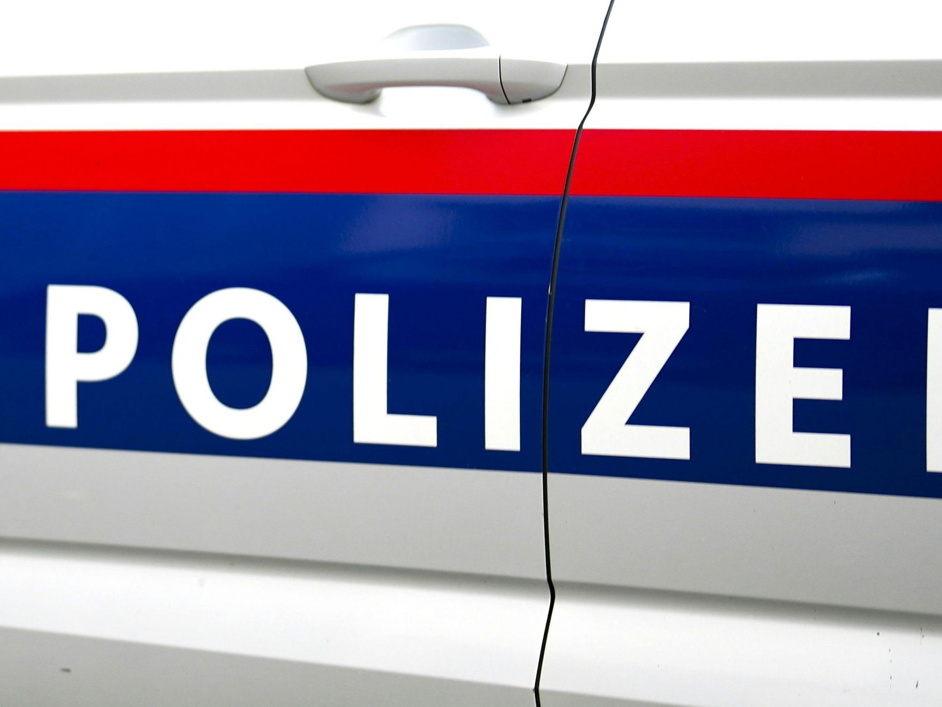 In Wien-Favoriten bedrohte ein Mann seine Ex-Frau. In Wien-Favoriten bedrohte ein Mann seine Ex-Frau.
