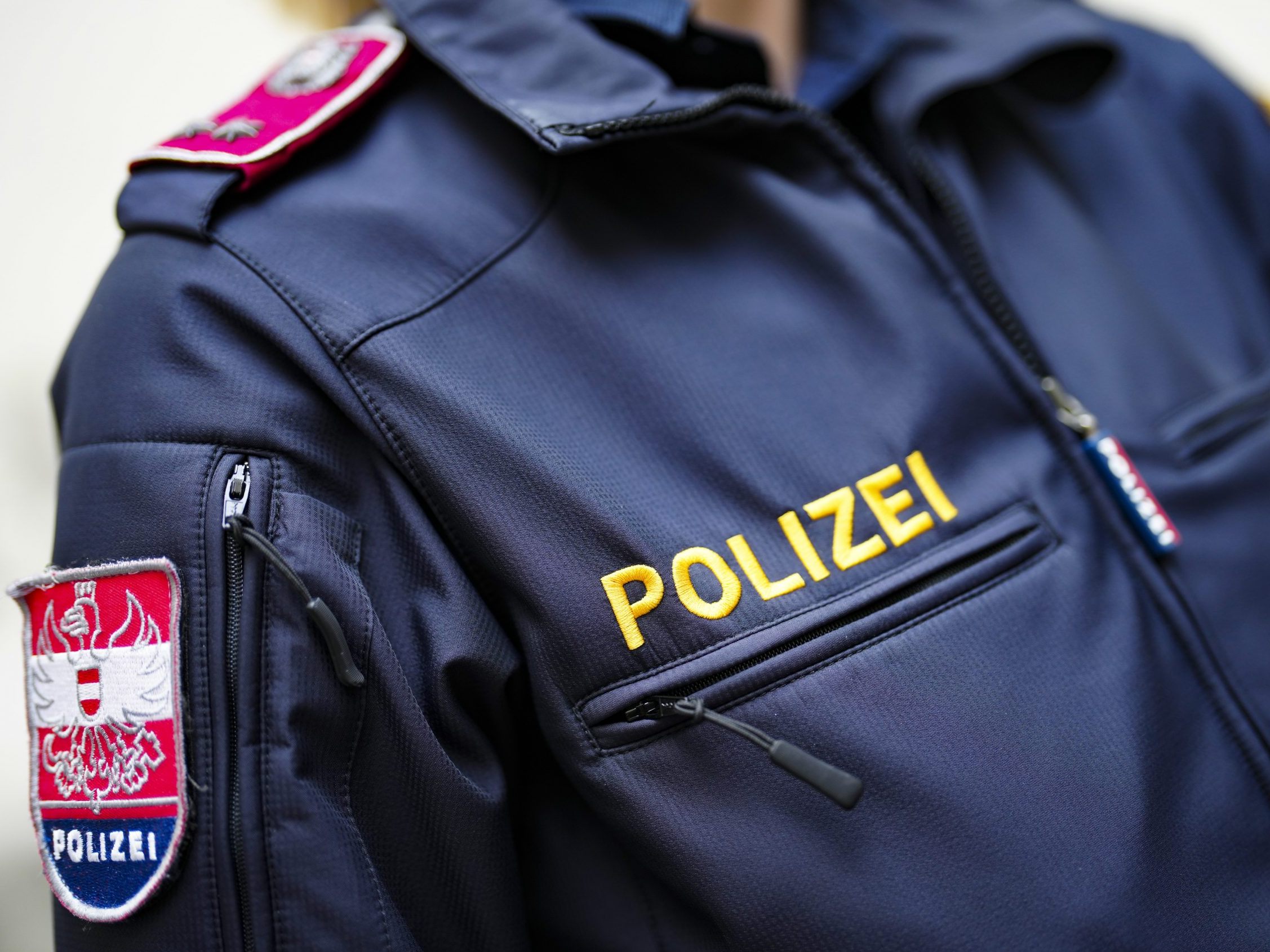 Erneut wurde die Polizei bei einem Einsatz behindert. Erneut wurde die Polizei bei einem Einsatz behindert.
