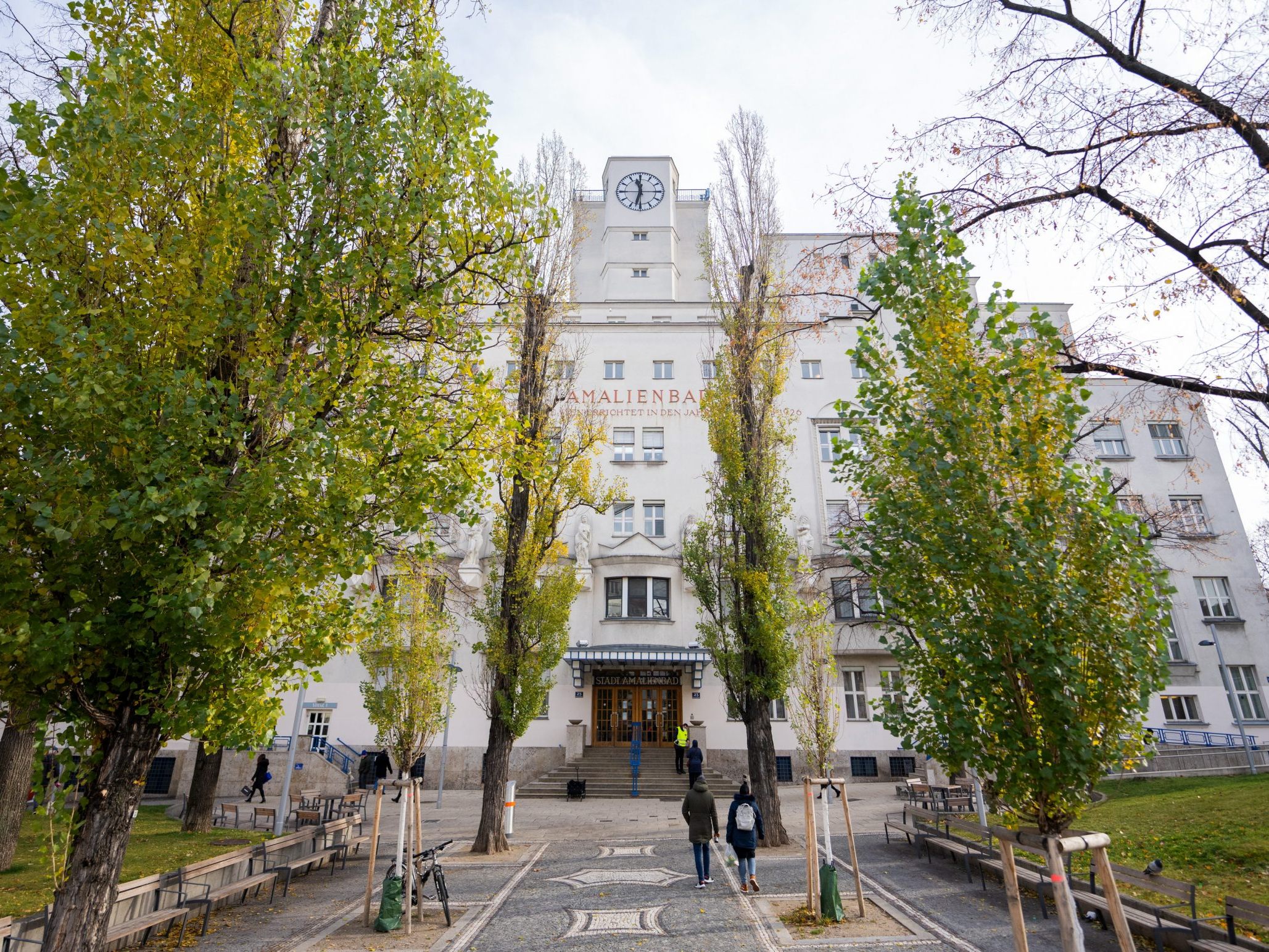 Wien-Favoriten wird 150 und ist auf der Suche nach einer neuen Hymne. Wien-Favoriten wird 150 und ist auf der Suche nach einer neuen Hymne.