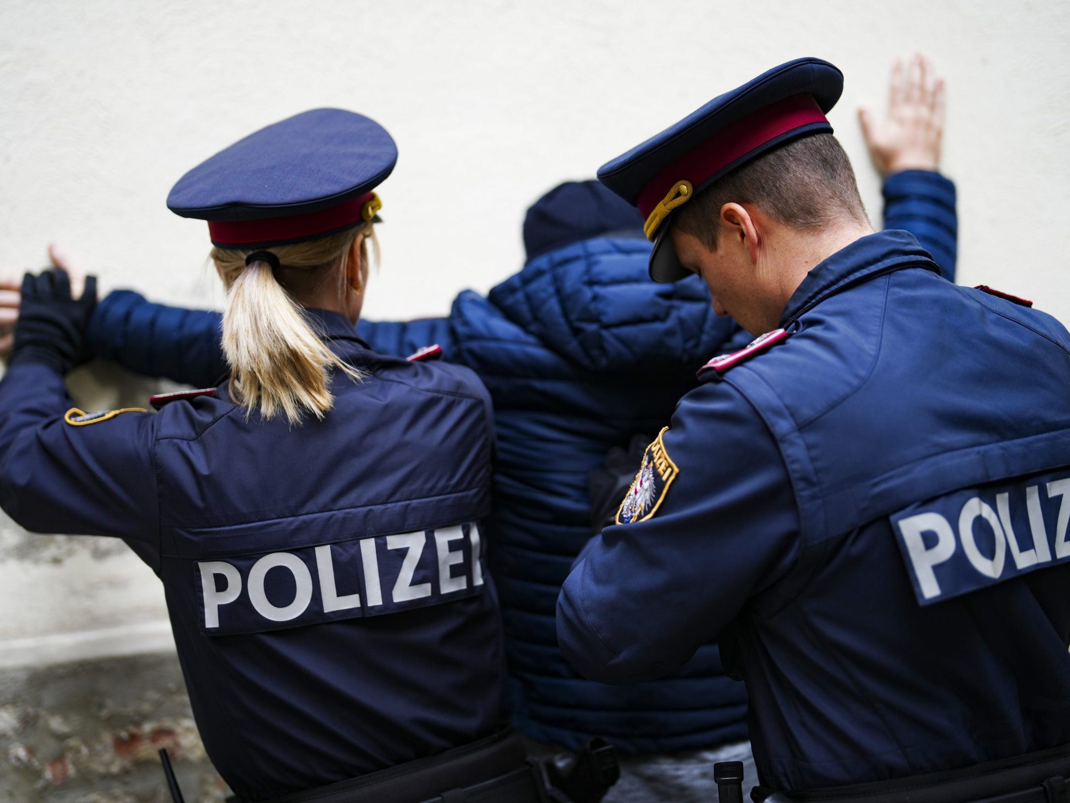 In Wien-Penzing kam es zu einer wilden Rangelei. In Wien-Penzing kam es zu einer wilden Rangelei.