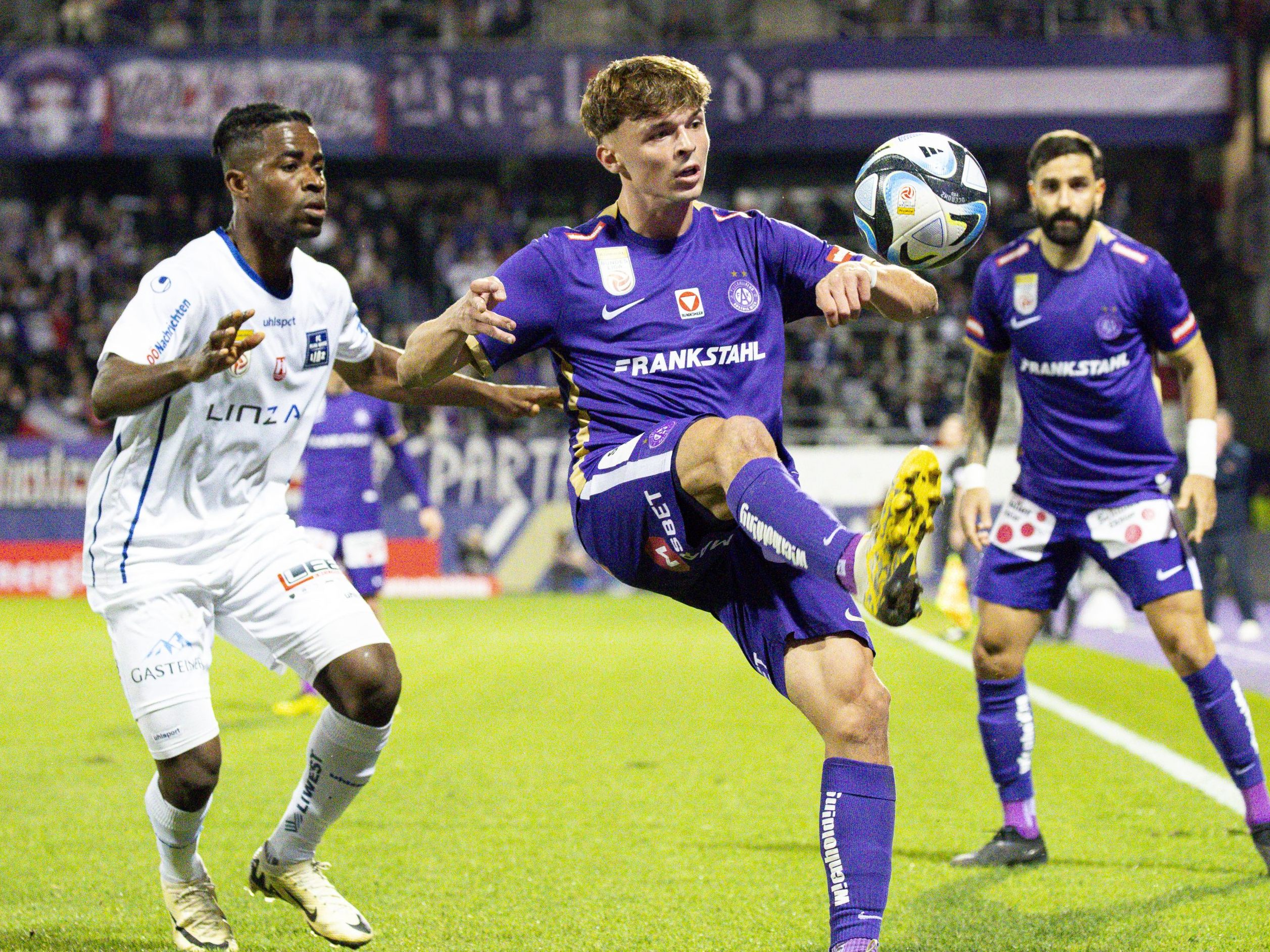 Zu Zehnt holte die Wiener Austria gegen BW-Linz einen Punkt. Zu Zehnt holte die Wiener Austria gegen BW-Linz einen Punkt.