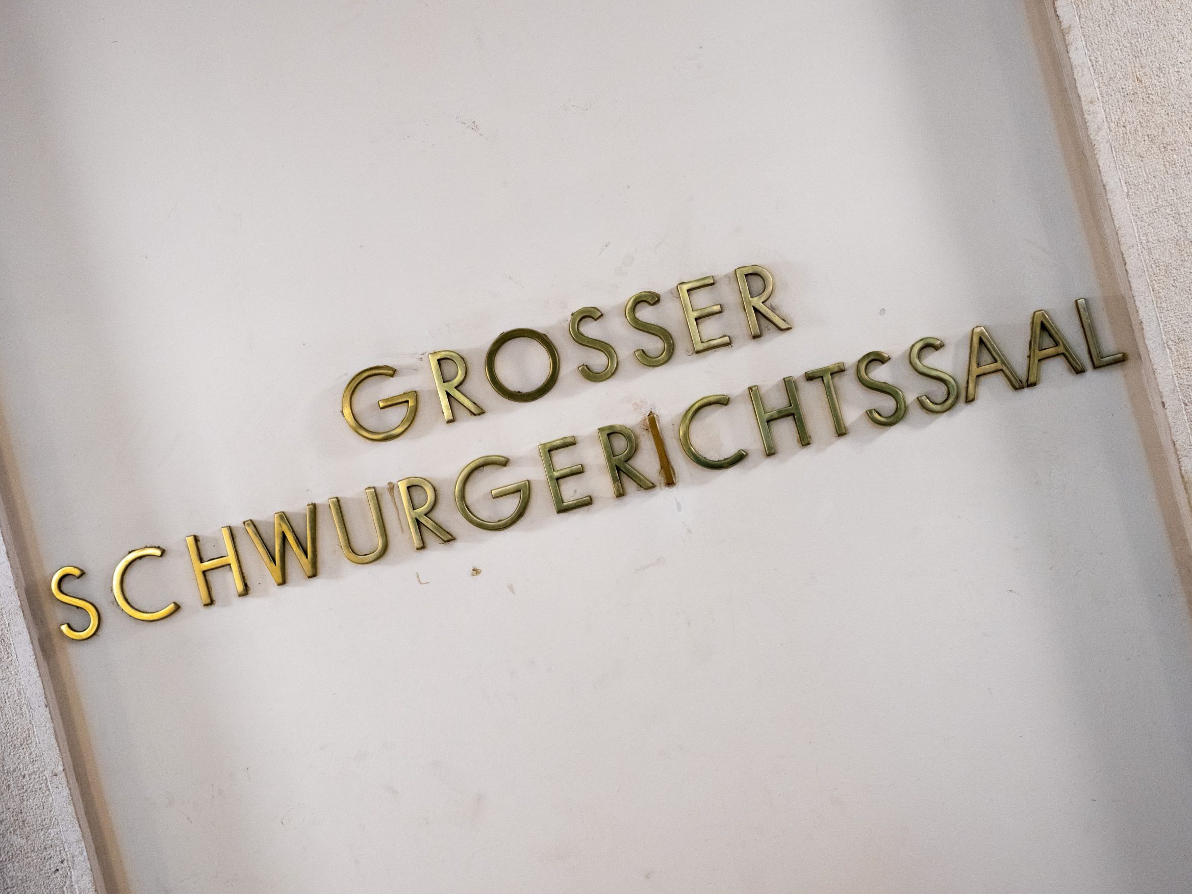 Im großen Schwurgerichtssaal stehen die Mittäter des Wien-Attentäters wieder vor Gericht. Im großen Schwurgerichtssaal stehen die Mittäter des Wien-Attentäters wieder vor Gericht.