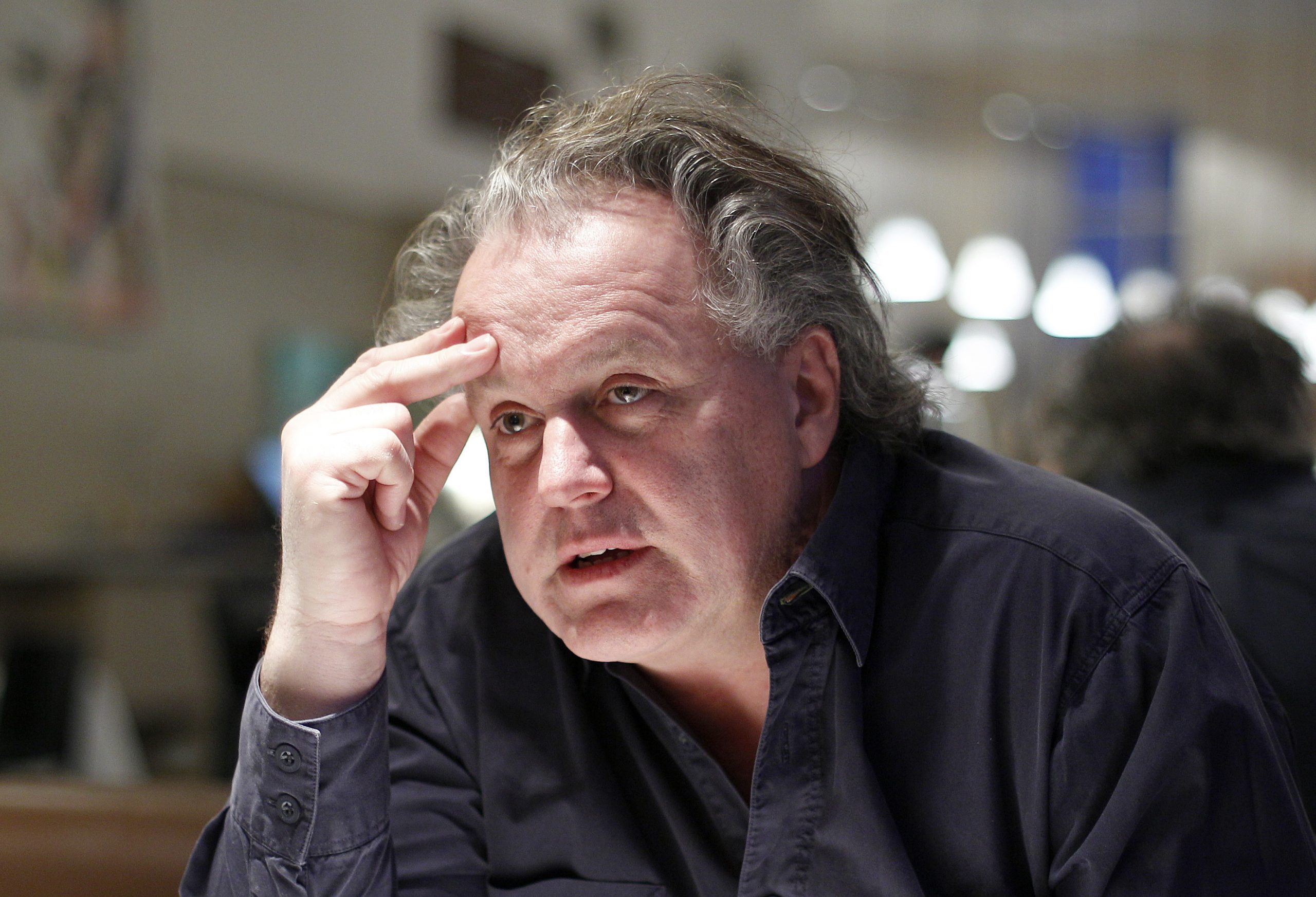 Julian Pölsler wird unter anderem vorgeworfen, verbales übergriffiges Verhalten an den Tag gelegt zu haben. Julian Pölsler wird unter anderem vorgeworfen, verbales übergriffiges Verhalten an den Tag gelegt zu haben.