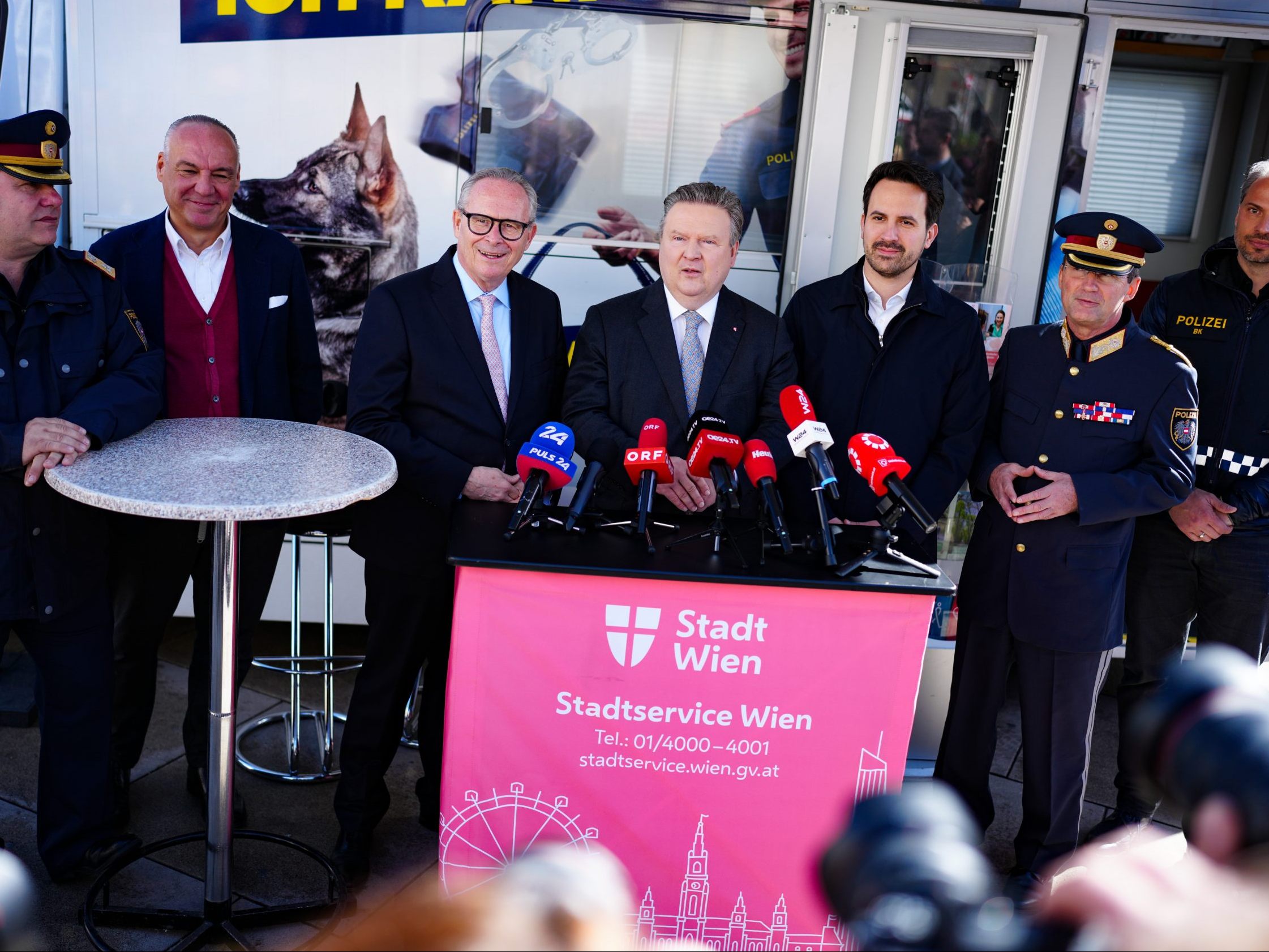 Die große Waffenverbotszone in Wien-Favoriten tritt am Wochenende in Kraft. Die große Waffenverbotszone in Wien-Favoriten tritt am Wochenende in Kraft.