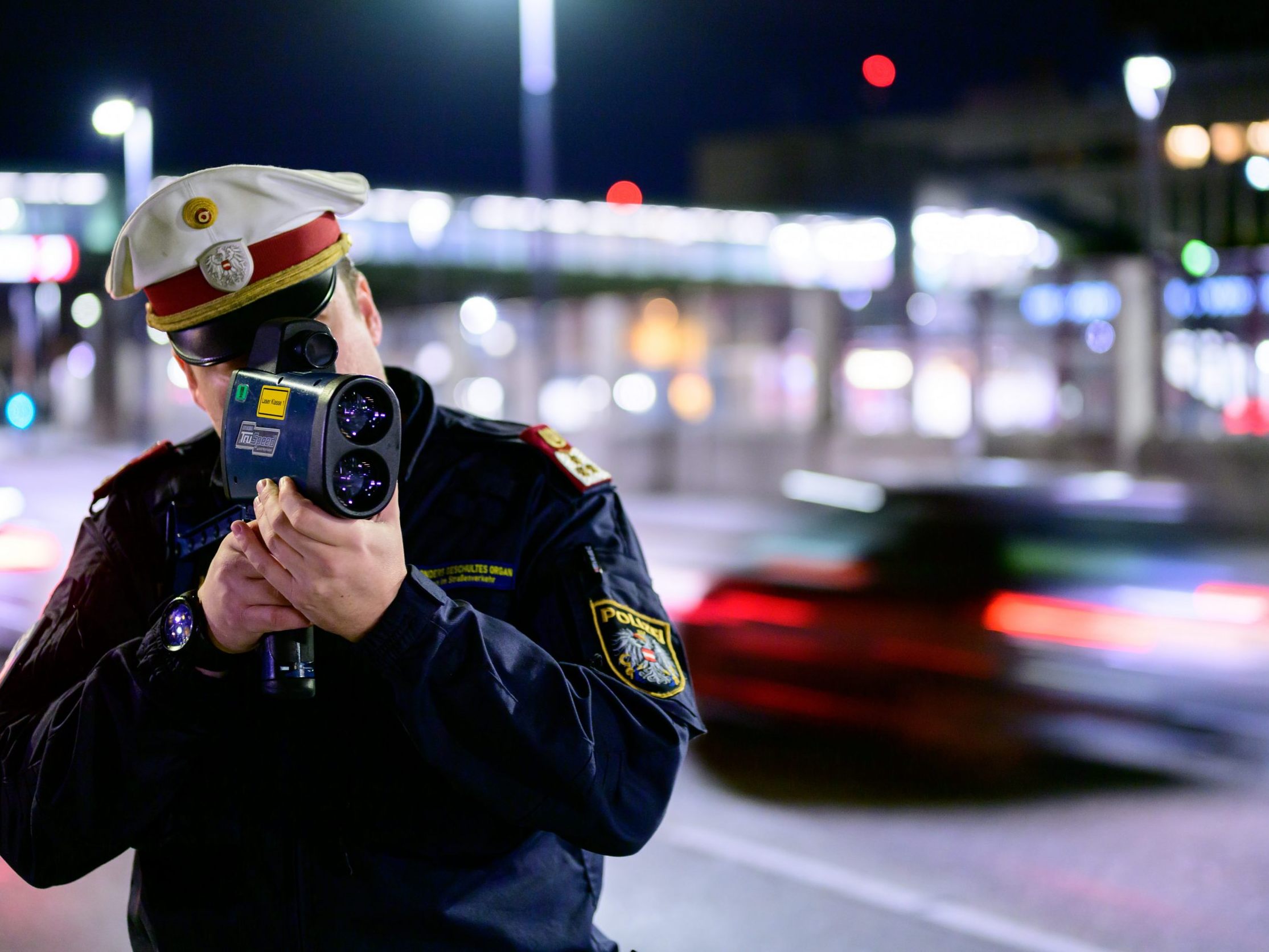 Polizei führte Aktion "Roadrunner" gegen Raser am Wiener Gürtel durch. Polizei führte Aktion "Roadrunner" gegen Raser am Wiener Gürtel durch.