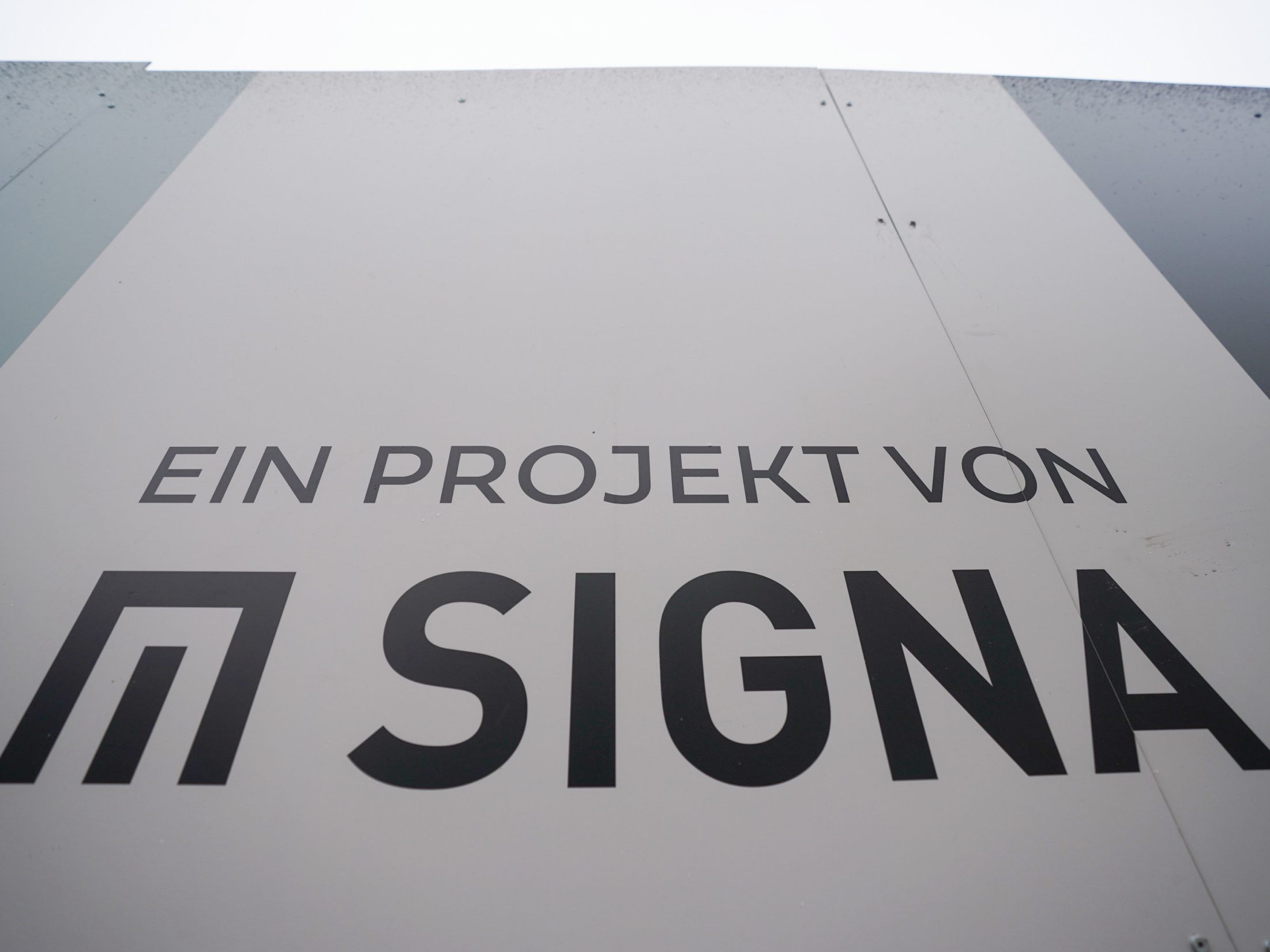 Für die Signa-Gruppe steht eine entscheidende Gläubigersitzung bevor.