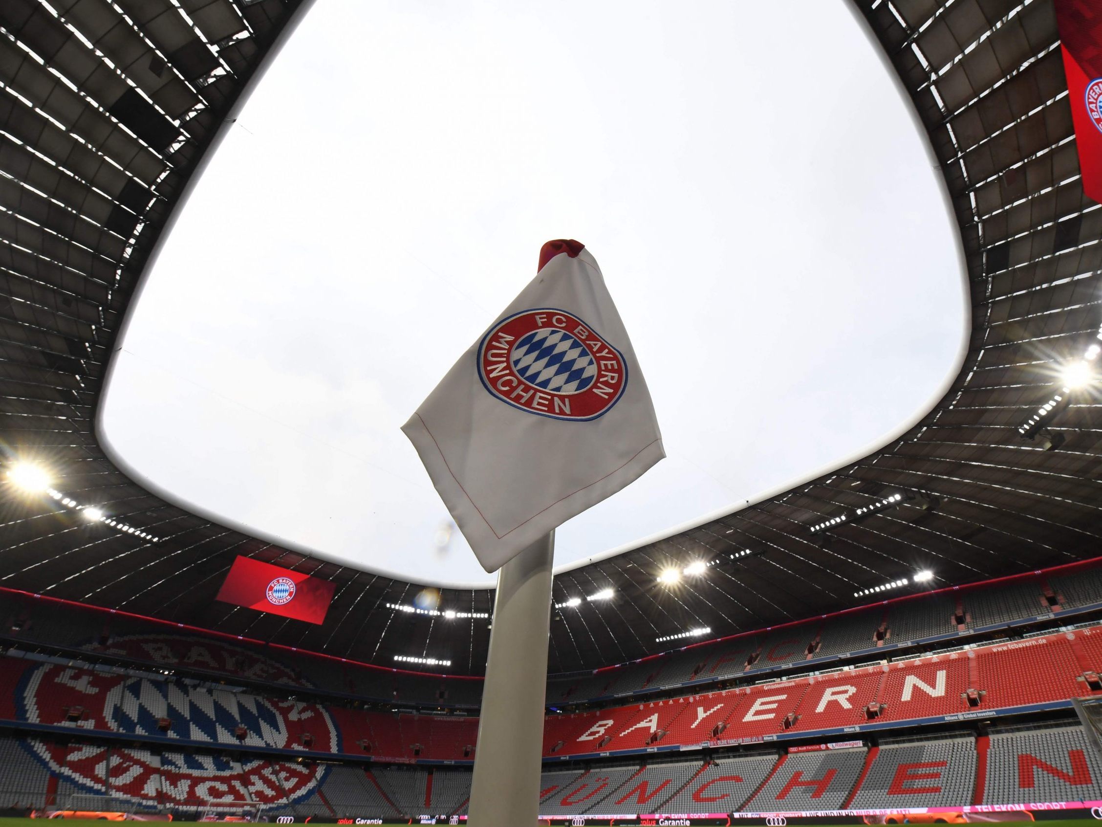 Der FC Bayern empfängt Dortmund im Allianz Stadion.