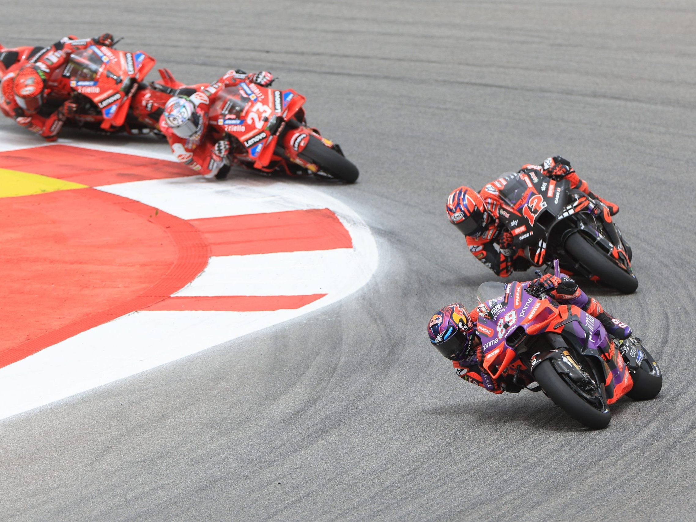 Jorge Martin siegt beim Grand Prix von Portugal. Jorge Martin siegt beim Grand Prix von Portugal.